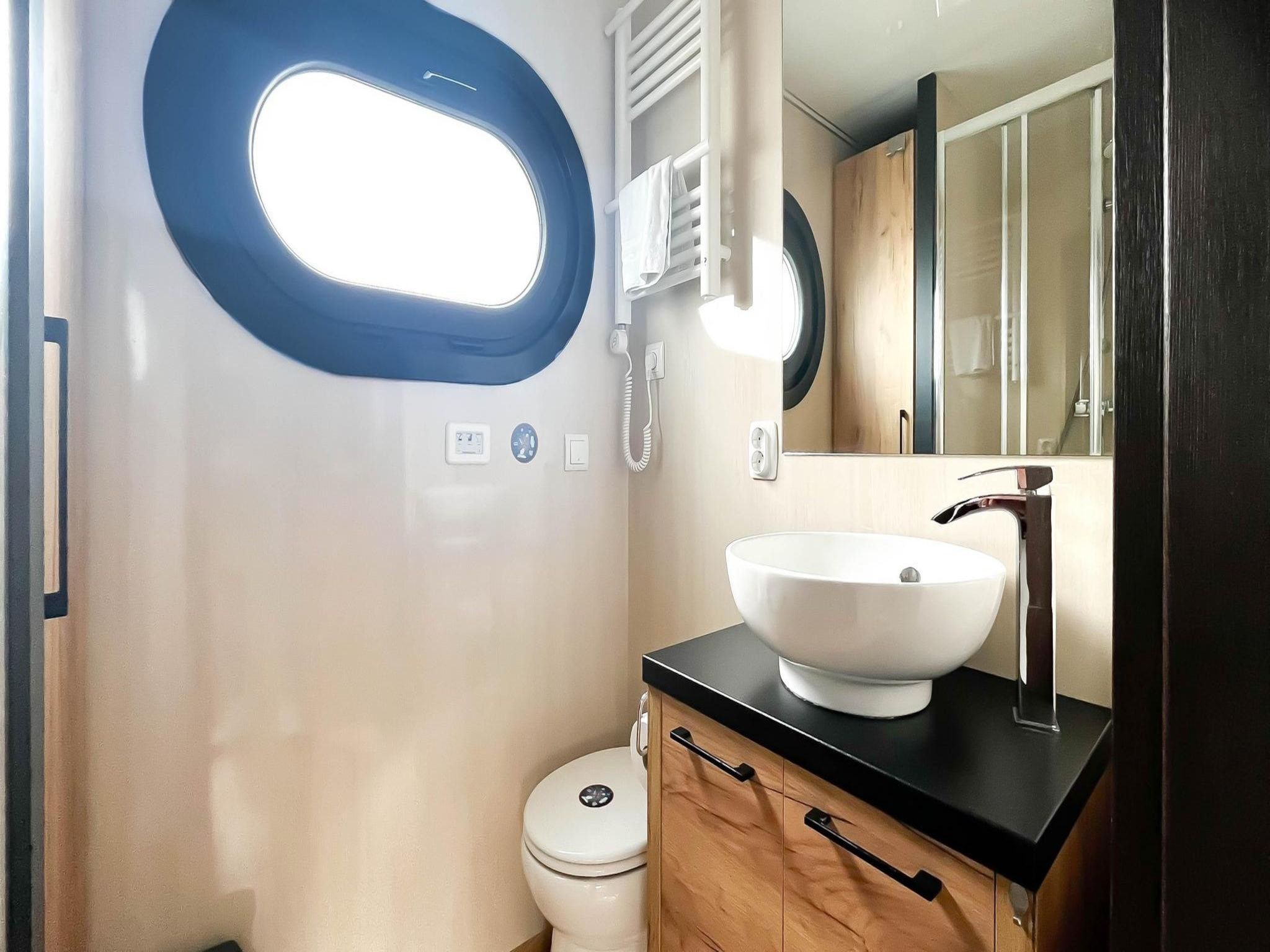 De badkamer van Meerzicht in Uitgeest