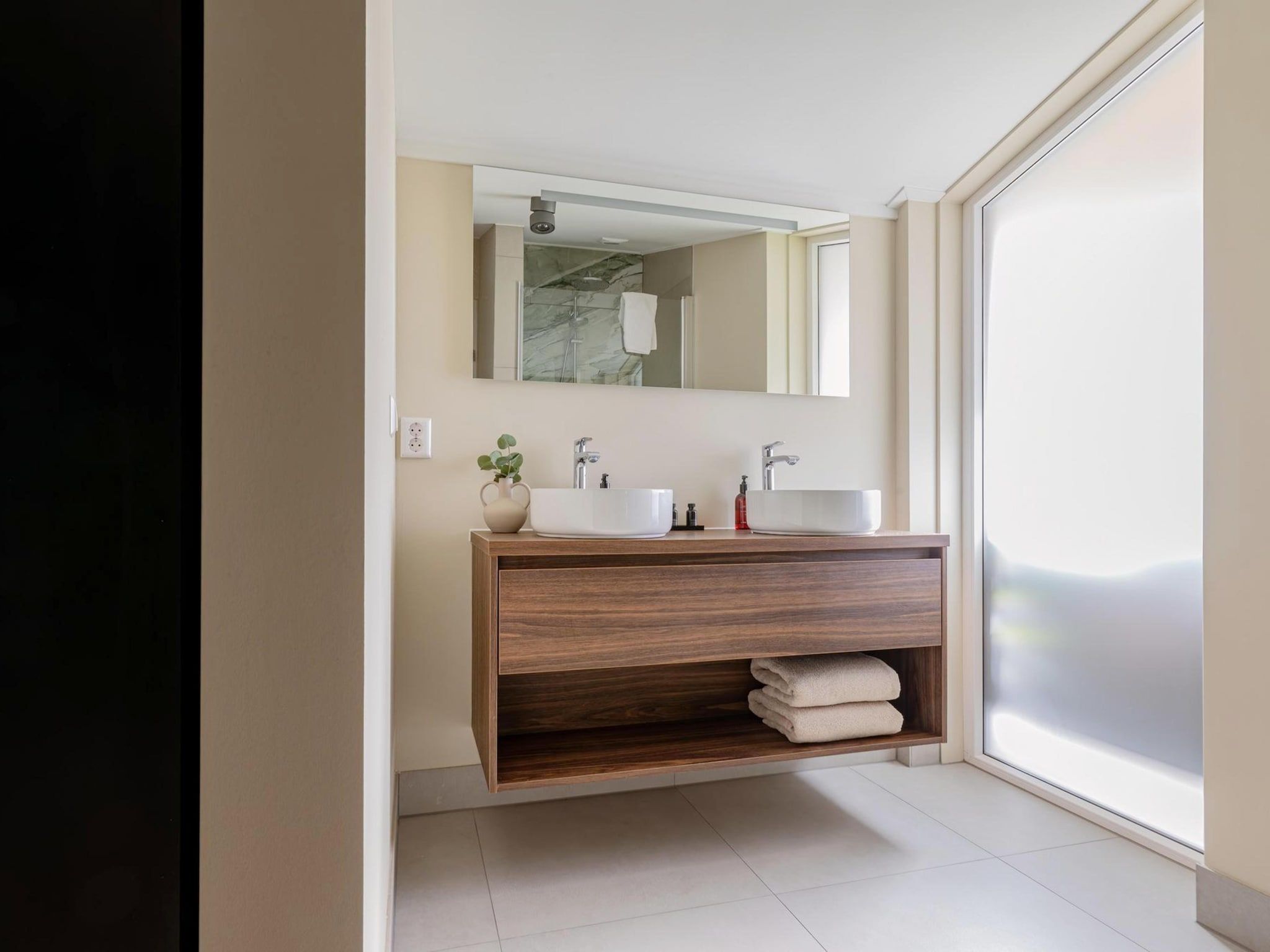 De badkamer van Modern Sint Maarten - 75 in Sint Maarten