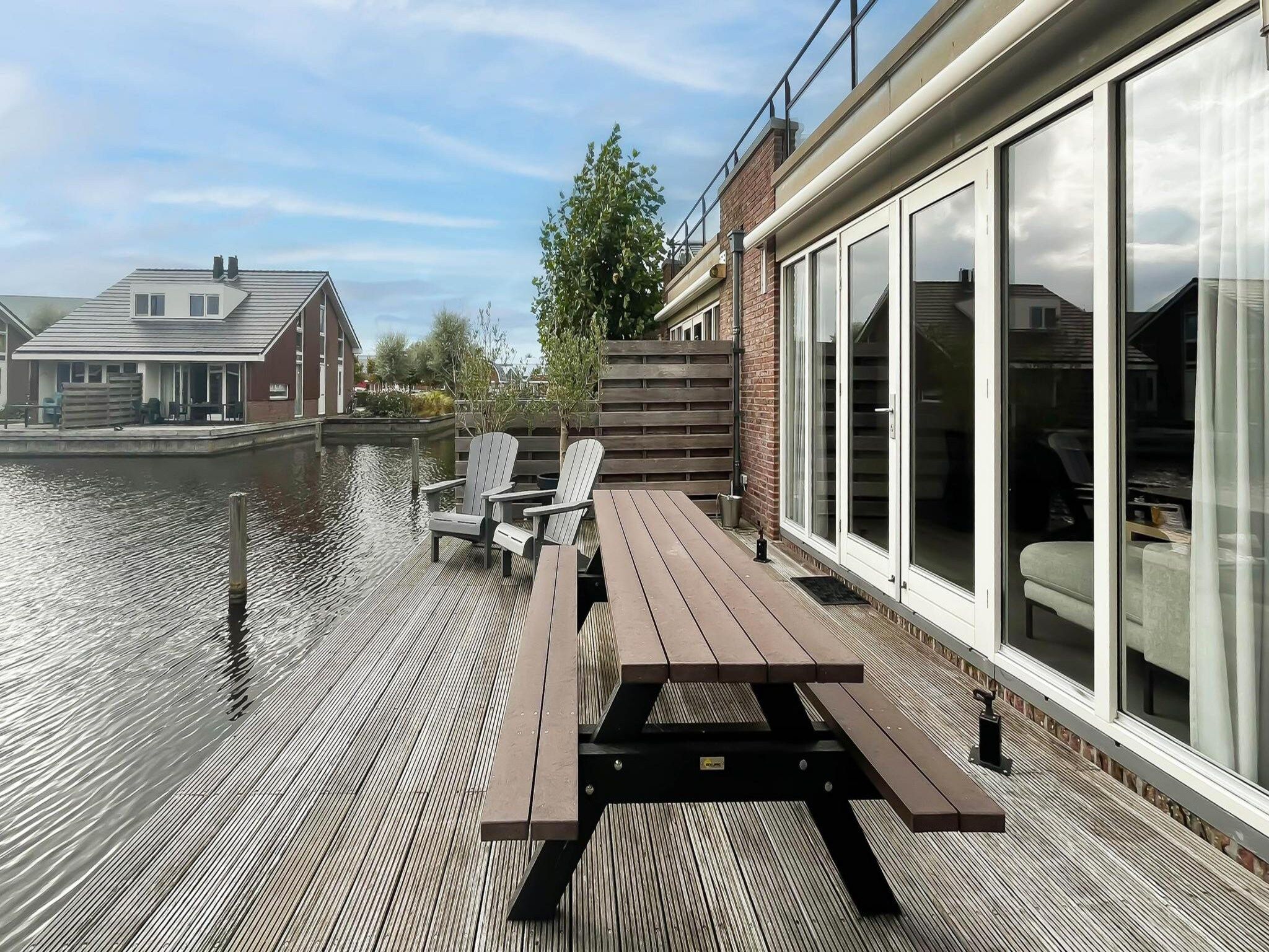 Het terras van Schelpzicht in Uitgeest