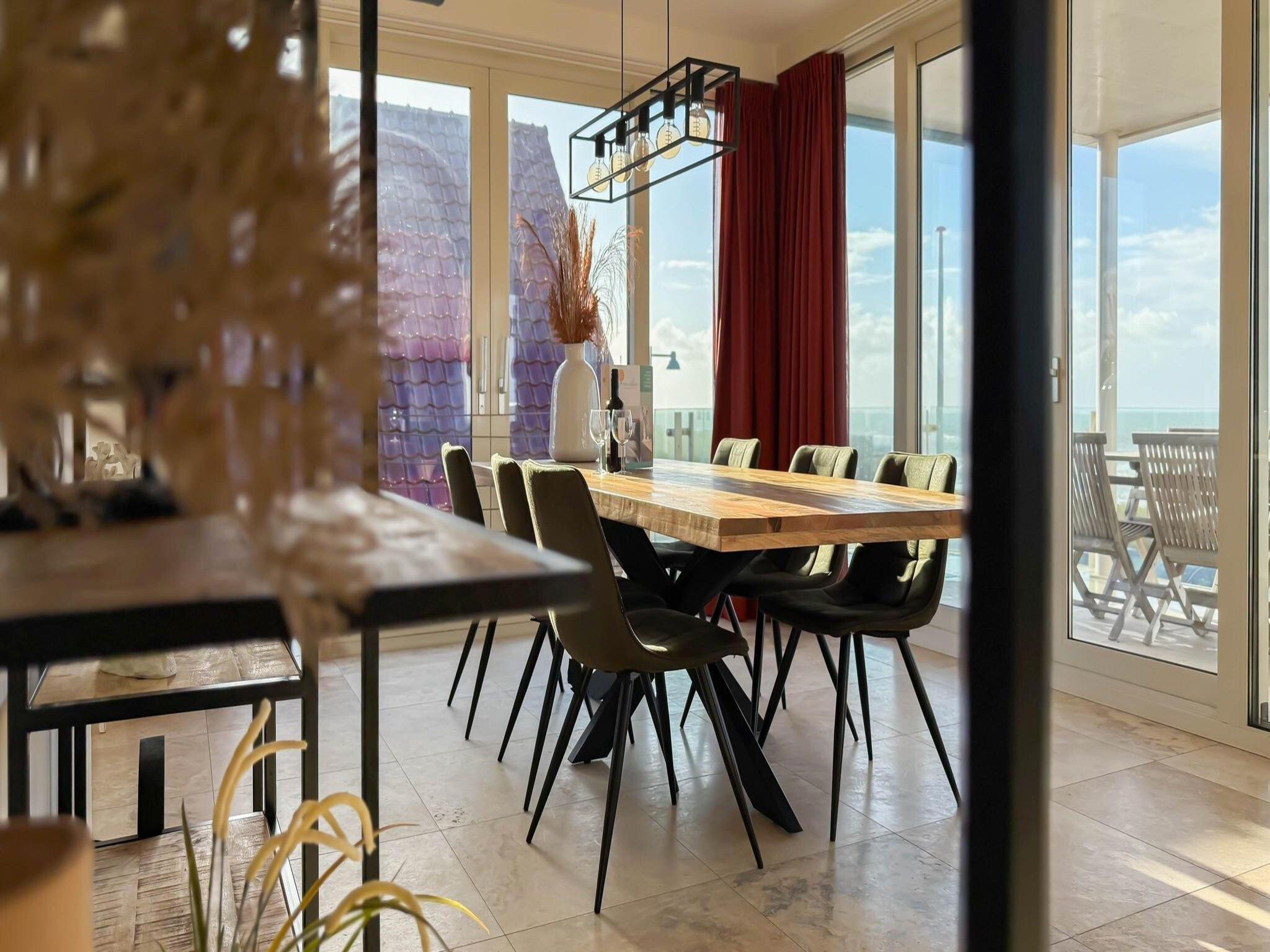 De eetkamer van Sterrenlicht in Egmond aan Zee