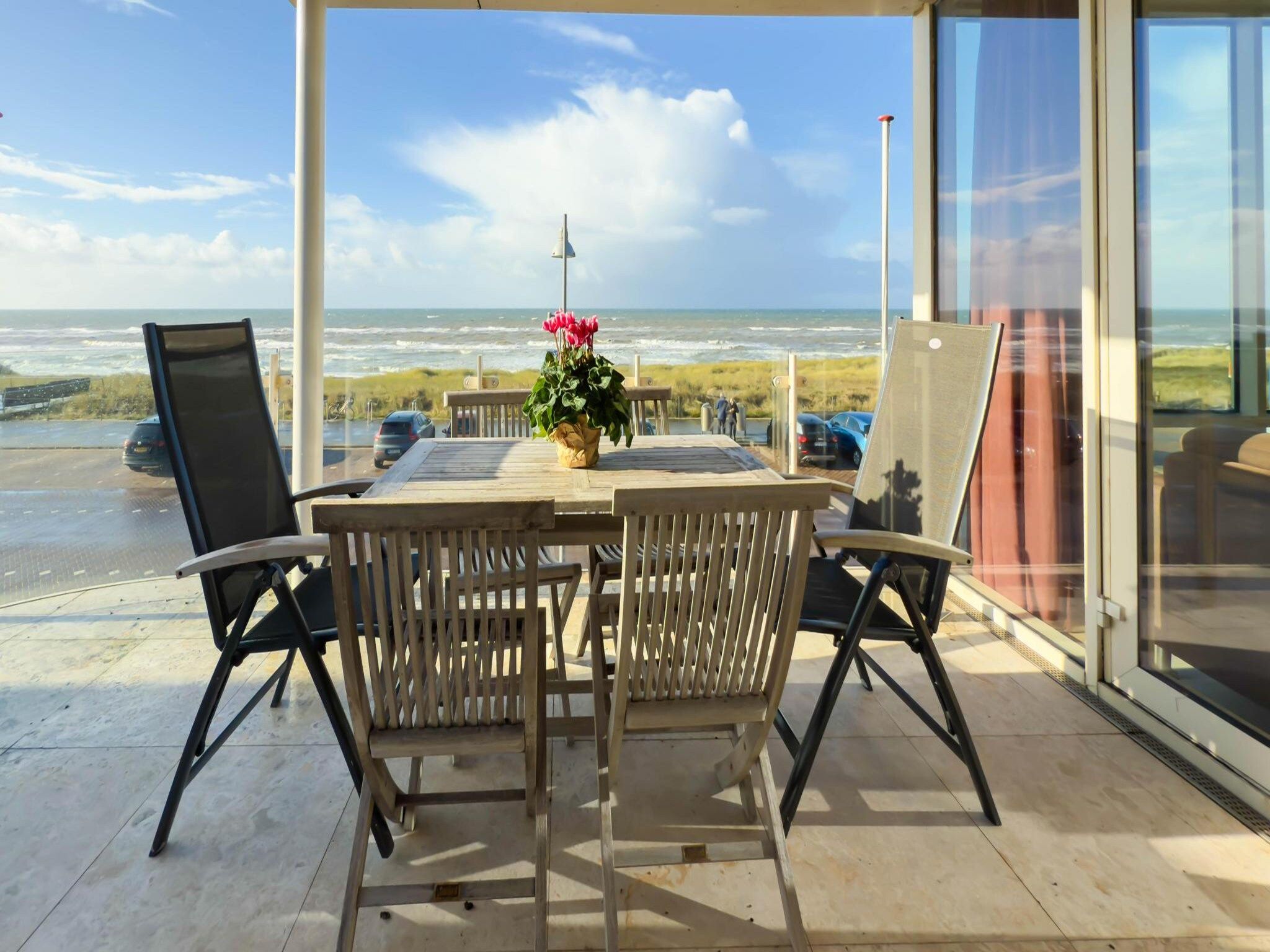 Het terras van Sterrenlicht in Egmond aan Zee