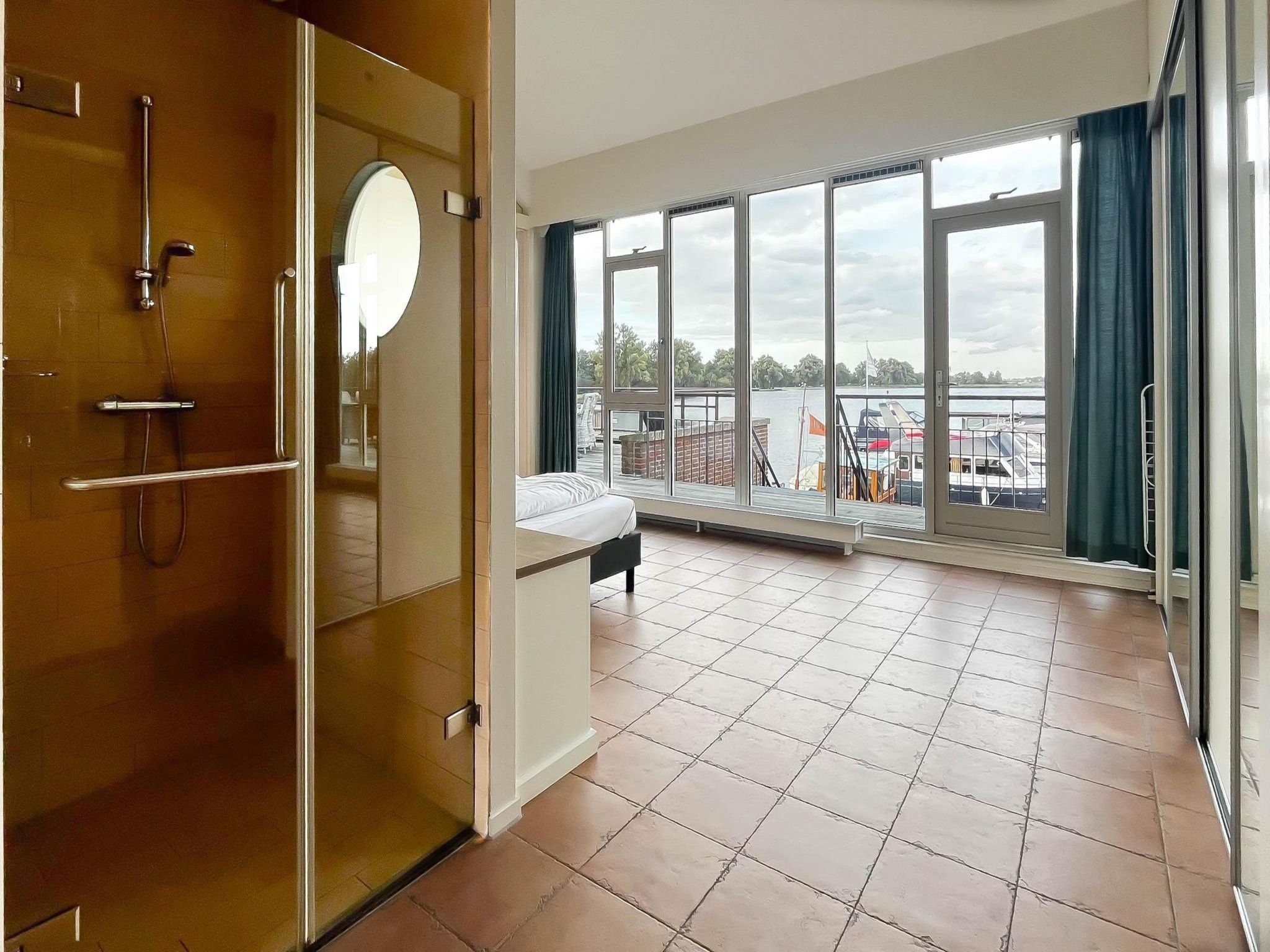 De badkamer van Sterrenzicht in Uitgeest