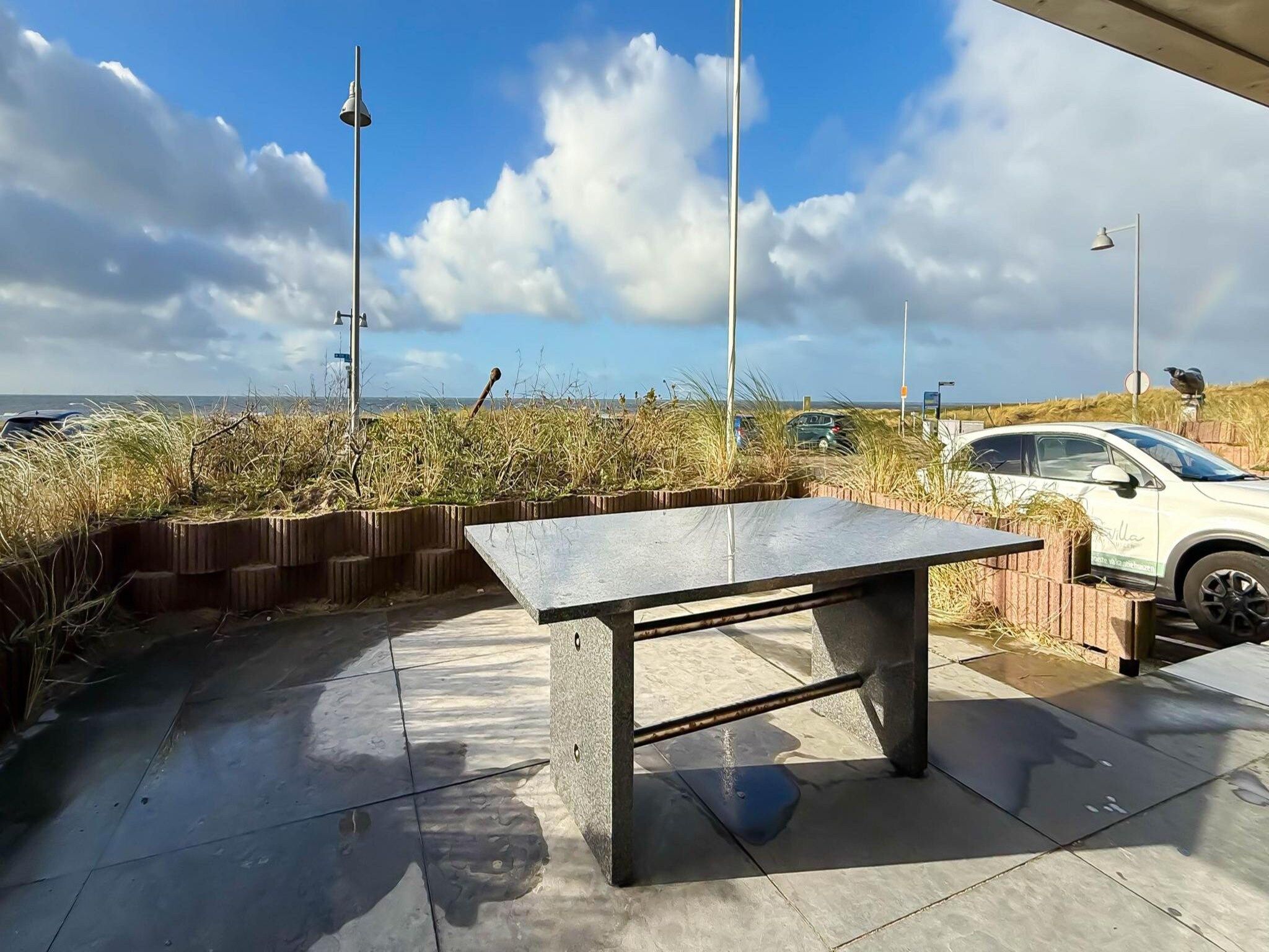 Het terras van Zilverlicht in Egmond aan Zee