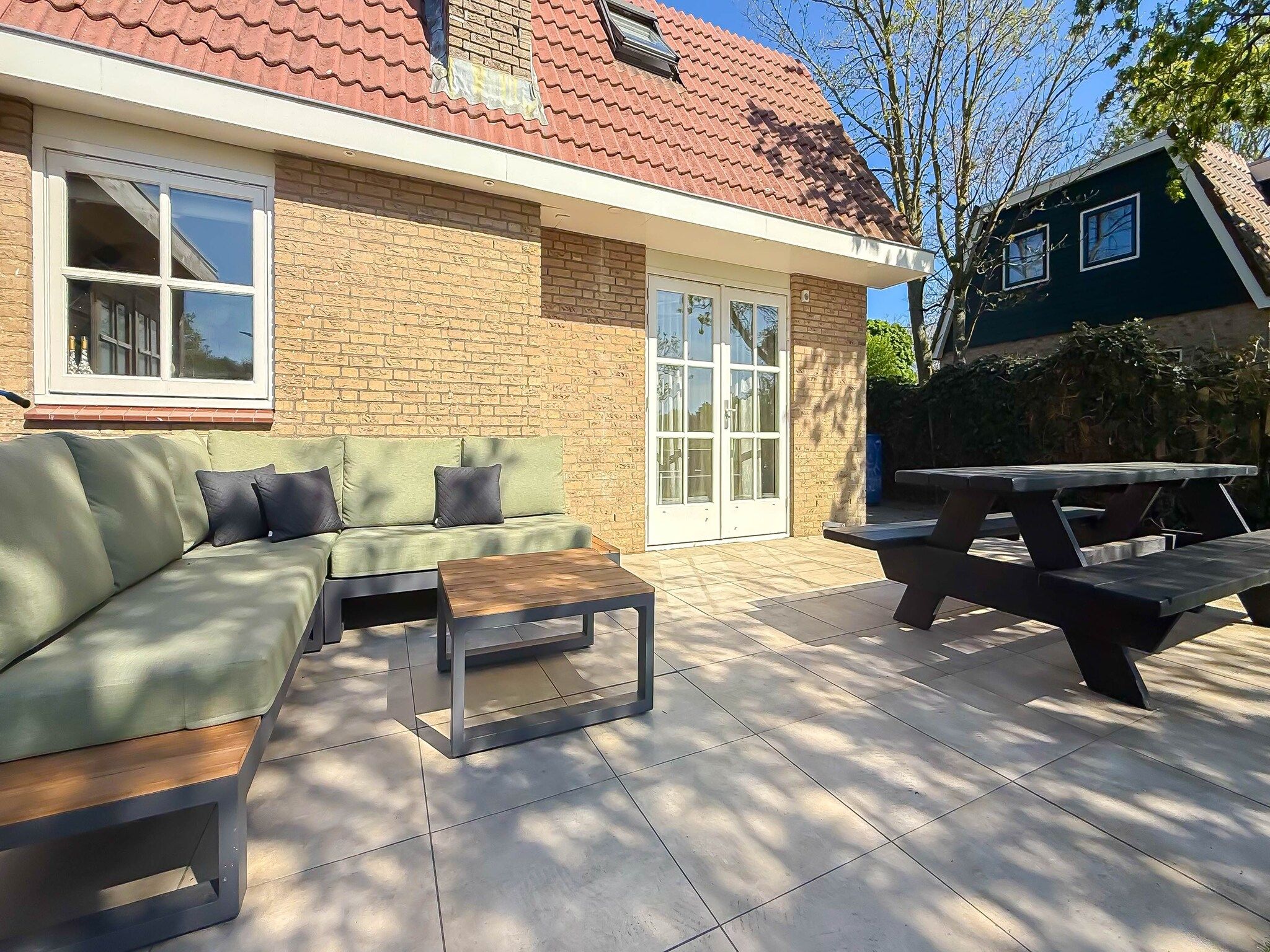 Het terras van Zon aan den Hoef in Egmond aan den Hoef