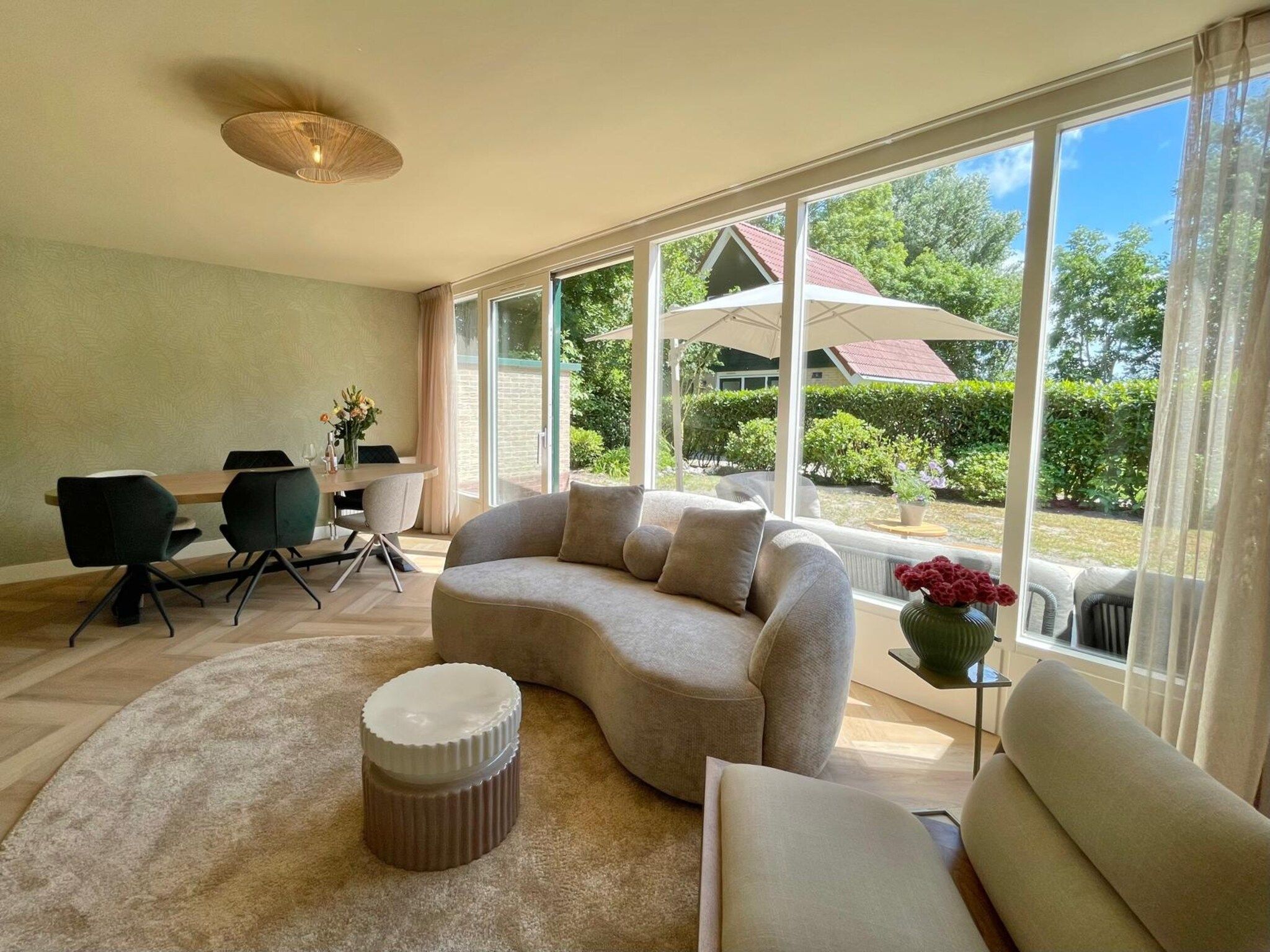 De woonkamer van Zon in de duinen - 33 in Sint Maarten