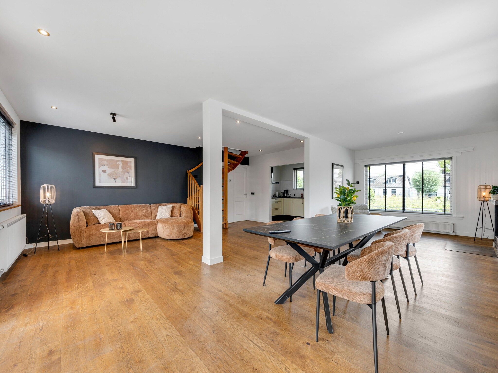 De eetkamer van De Stevenshoek in Langweer