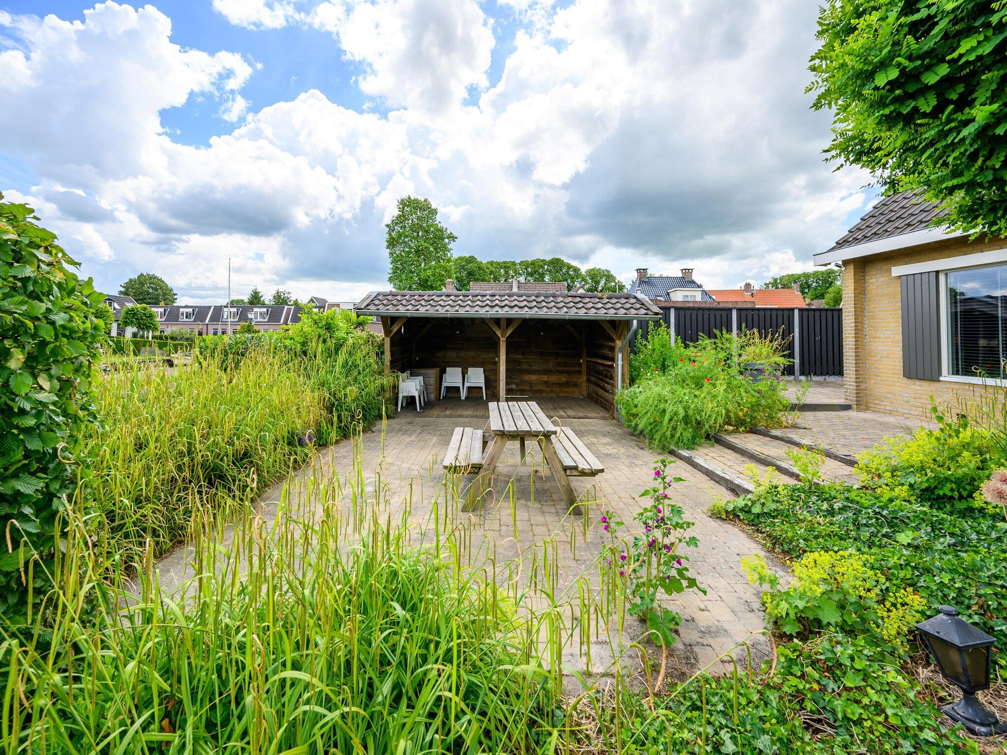 De tuin van De Stevenshoek in Langweer