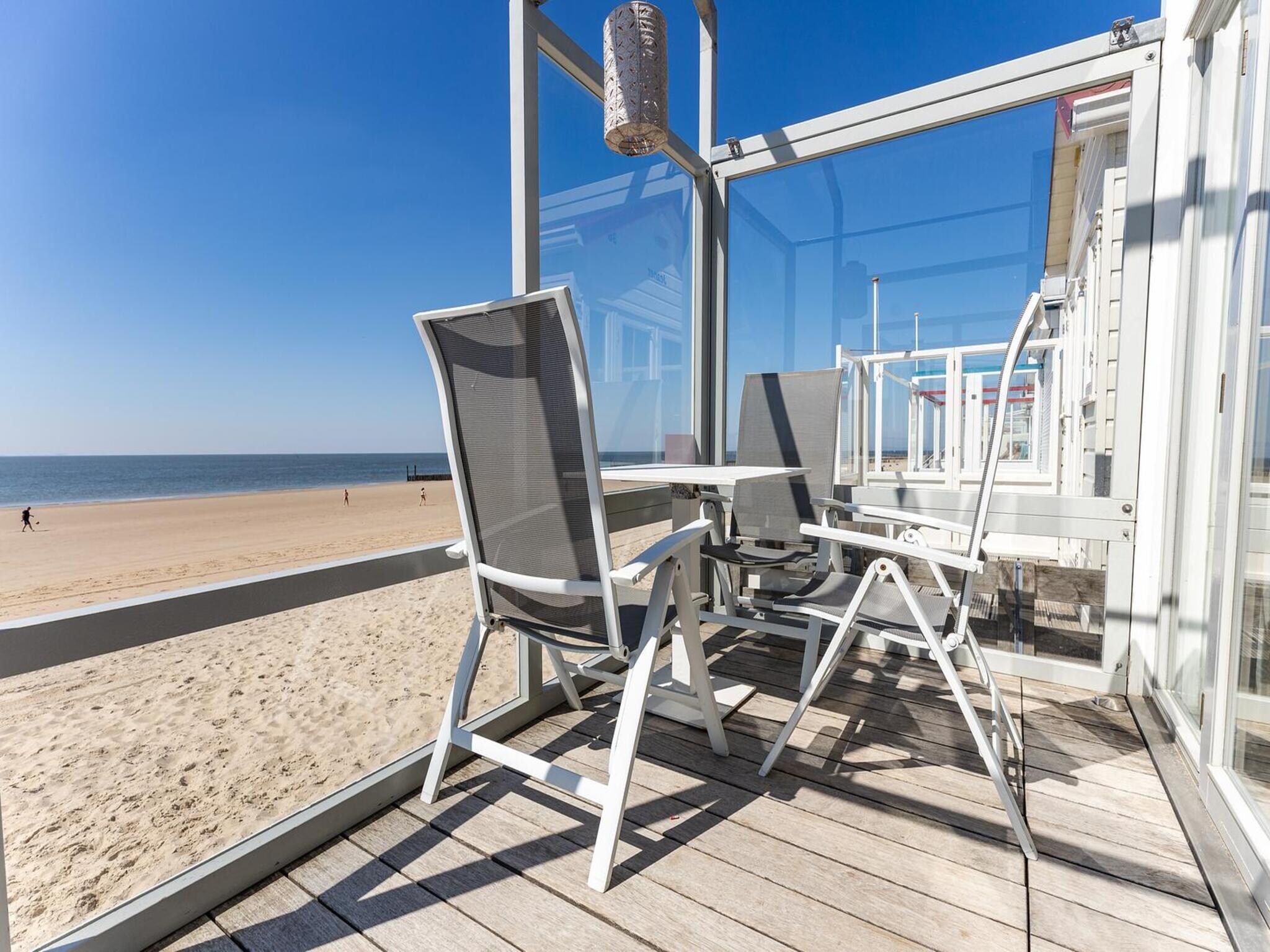 Het terras van Sleep beachhouse - Beach Dishoek 37 I Dishoek in Koudekerke