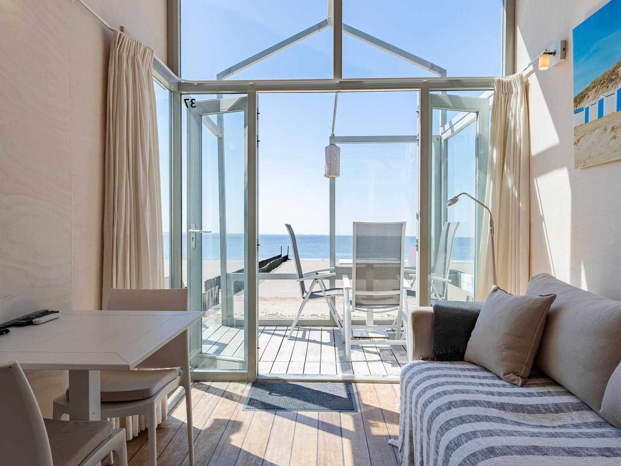 De woonkamer van Sleep beachhouse - Beach Dishoek 37 I Dishoek in Koudekerke