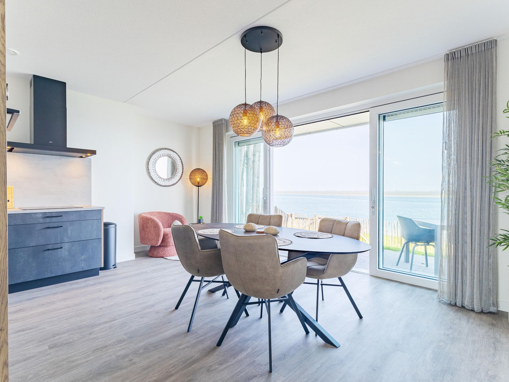 De eetkamer van Vakantiewoning aan het strand - met tuin en terras | Nr. 20 | 2 Pers. | Vista Maris in Sint-Annaland