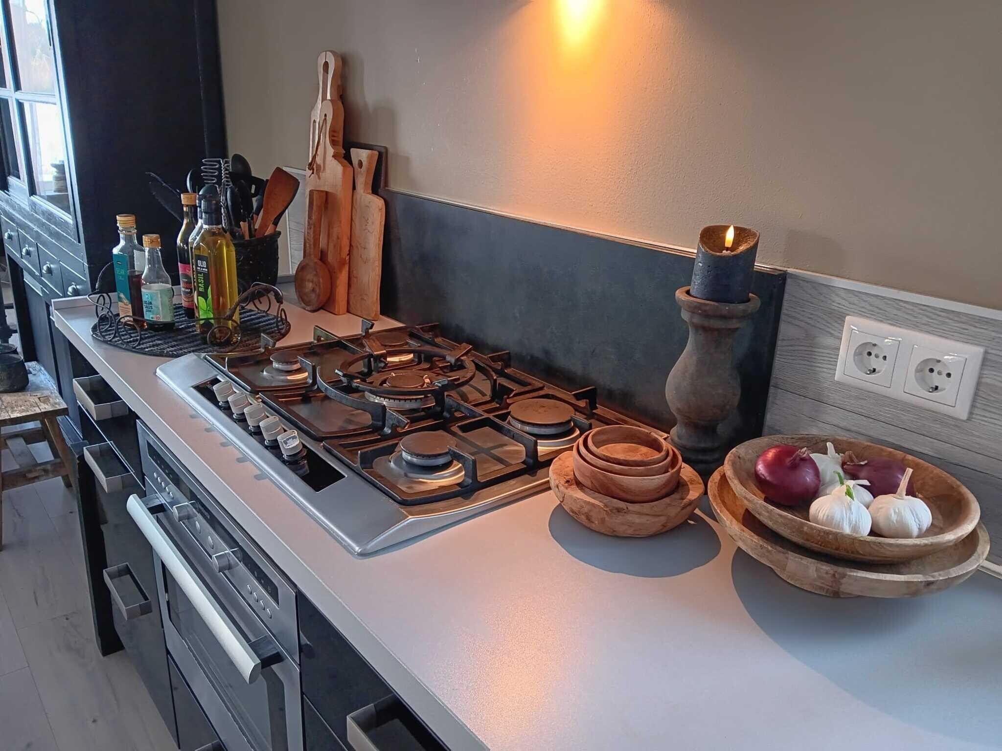 De keuken van Vechtdalchalet de Wilg in Rheezerveen