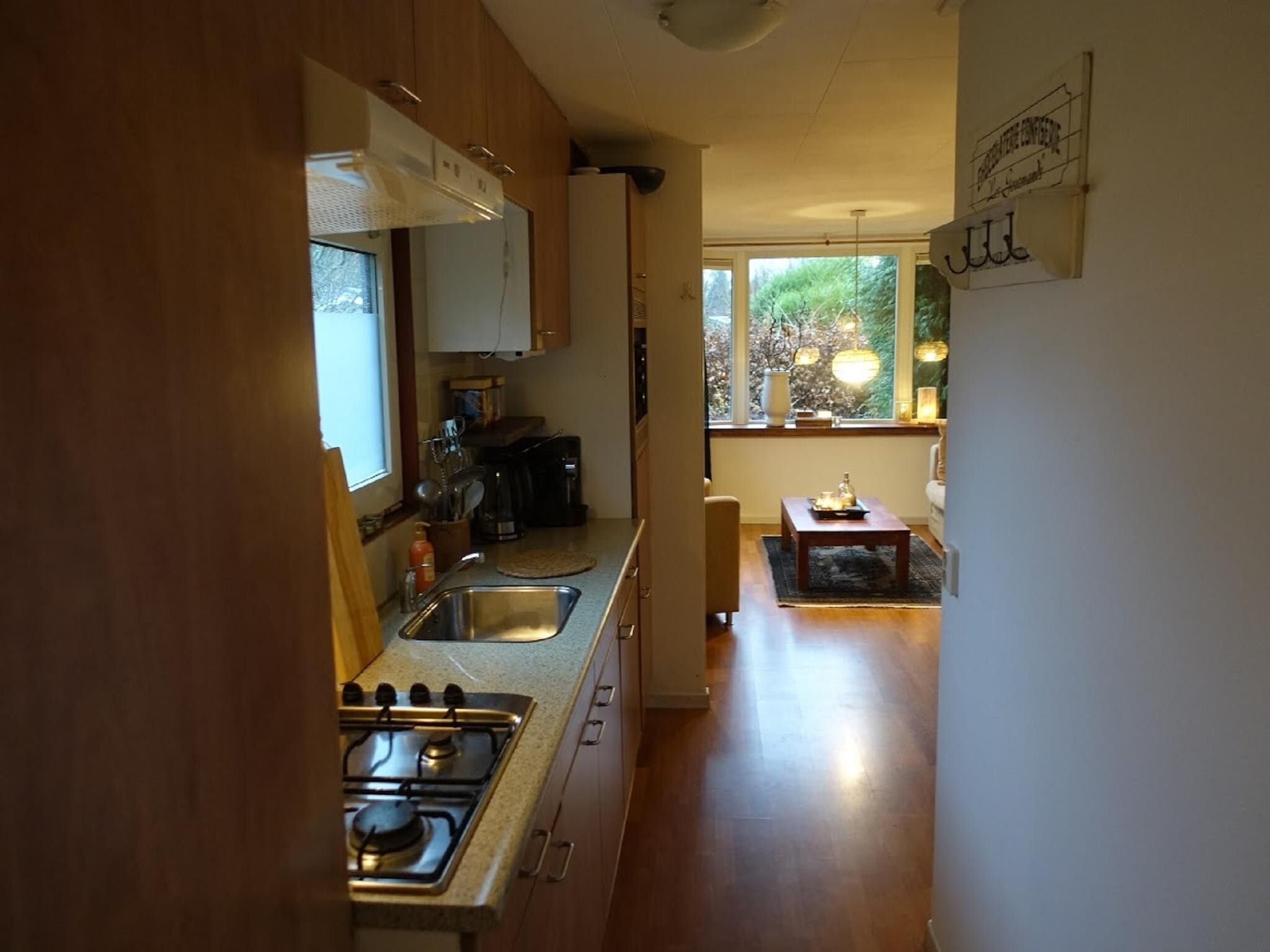De keuken van Vechtdalchalet de Eik in Rheezerveen