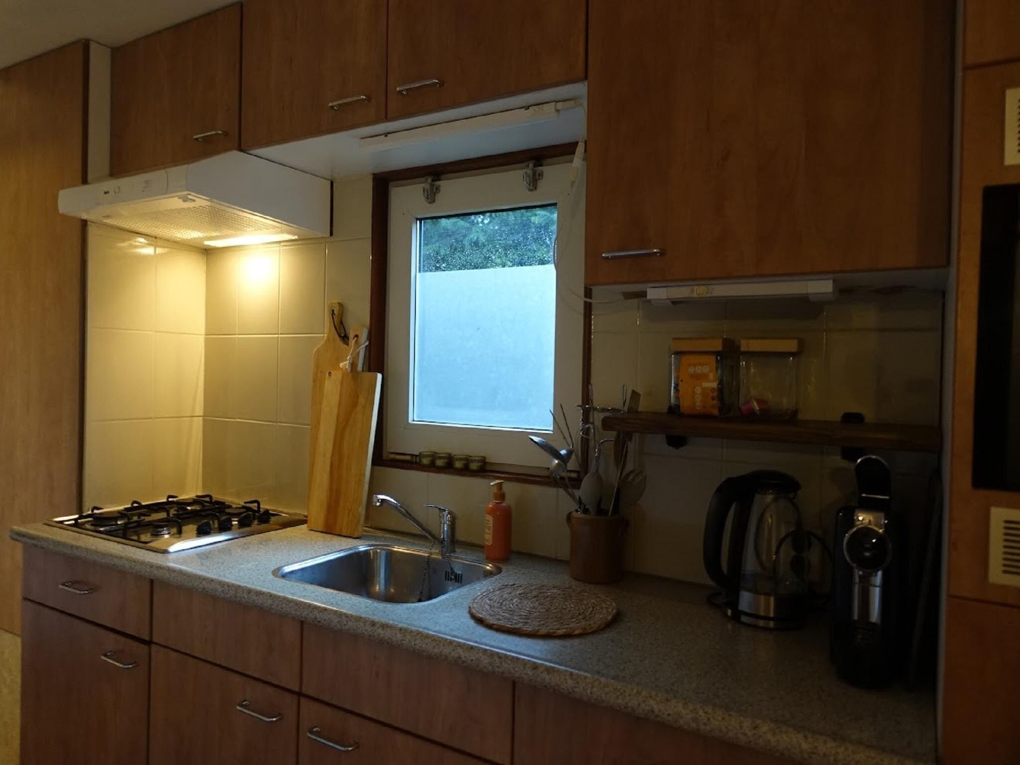 De keuken van Vechtdalchalet de Eik in Rheezerveen