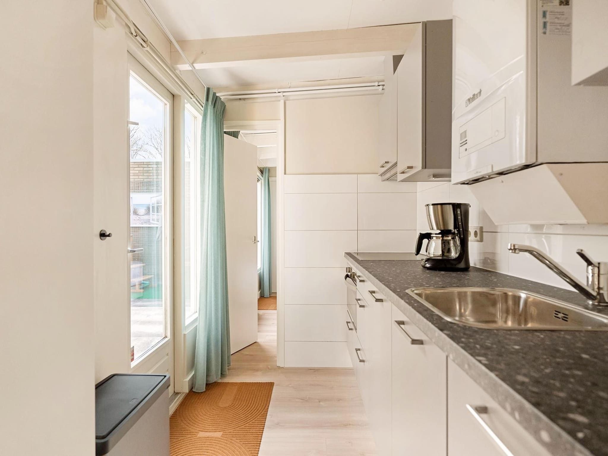 De keuken van Duinland 118 in Sint Maartensvlotbrug