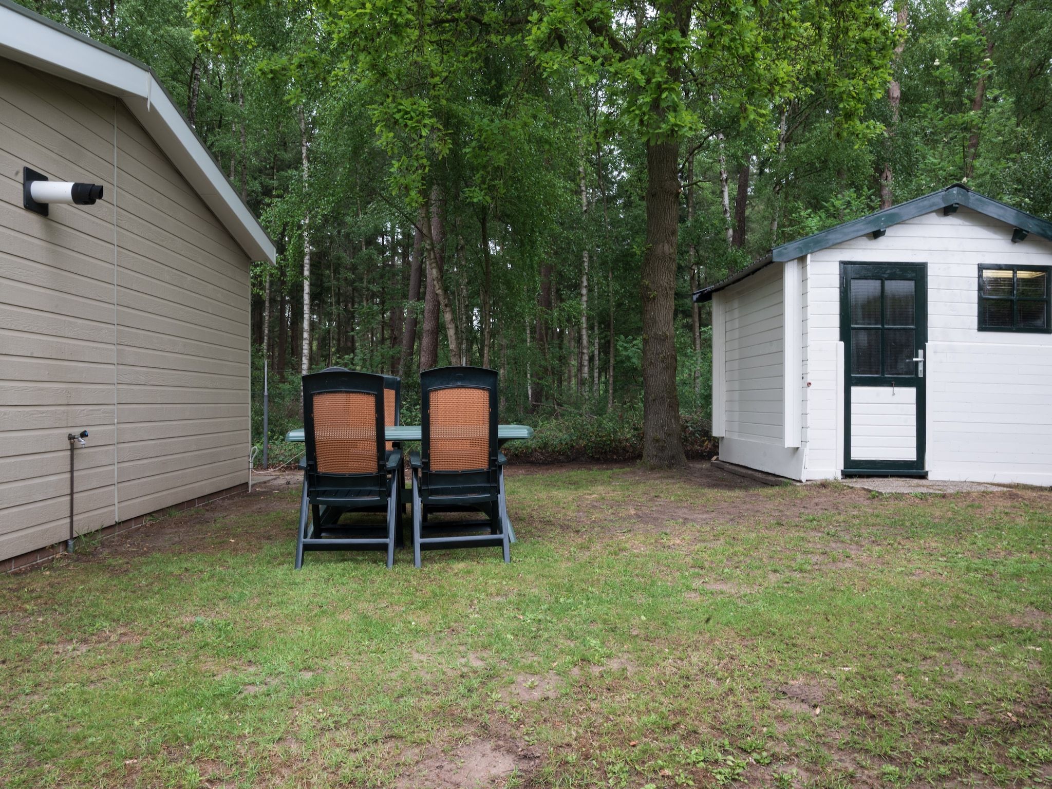Het terras van Vakantie home Coevorderweg in Stegeren