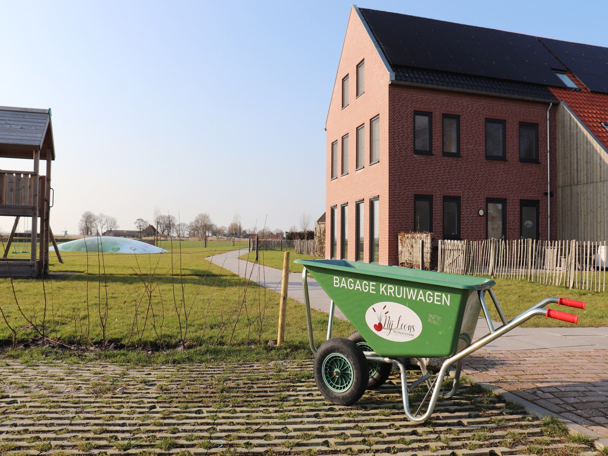 Voorzieningen bij Moderne villa op het Friese platteland in leons