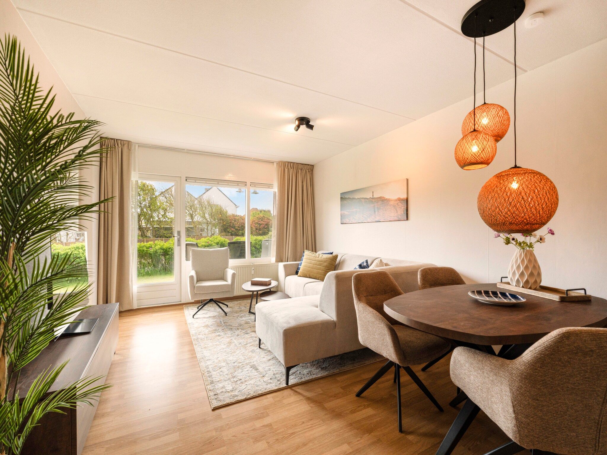 De eetkamer van Beach Appartement 13 in Callantsoog
