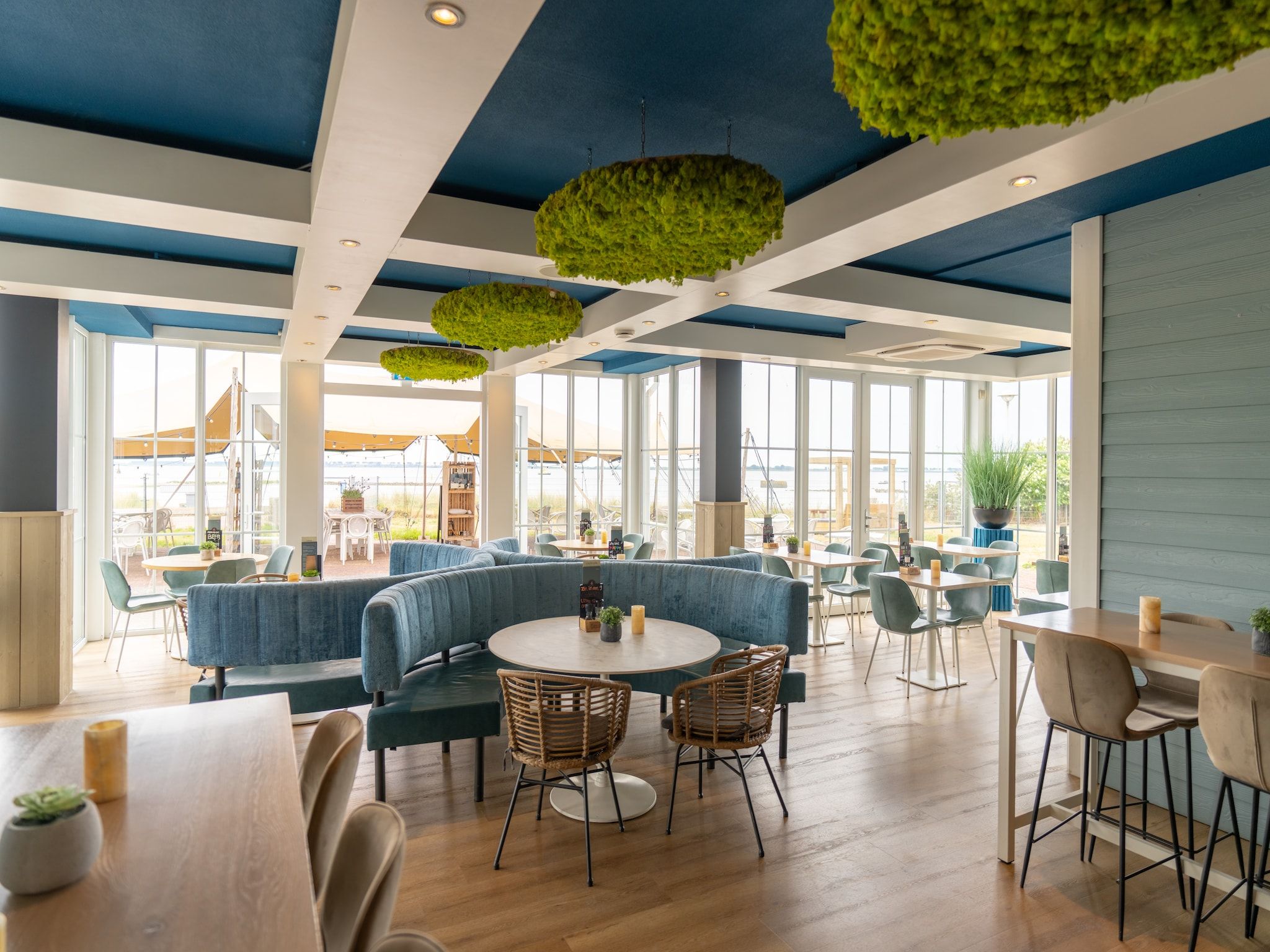 Parkfaciliteiten bij Vakantiepark Cape Helius 16 in Hellevoetsluis