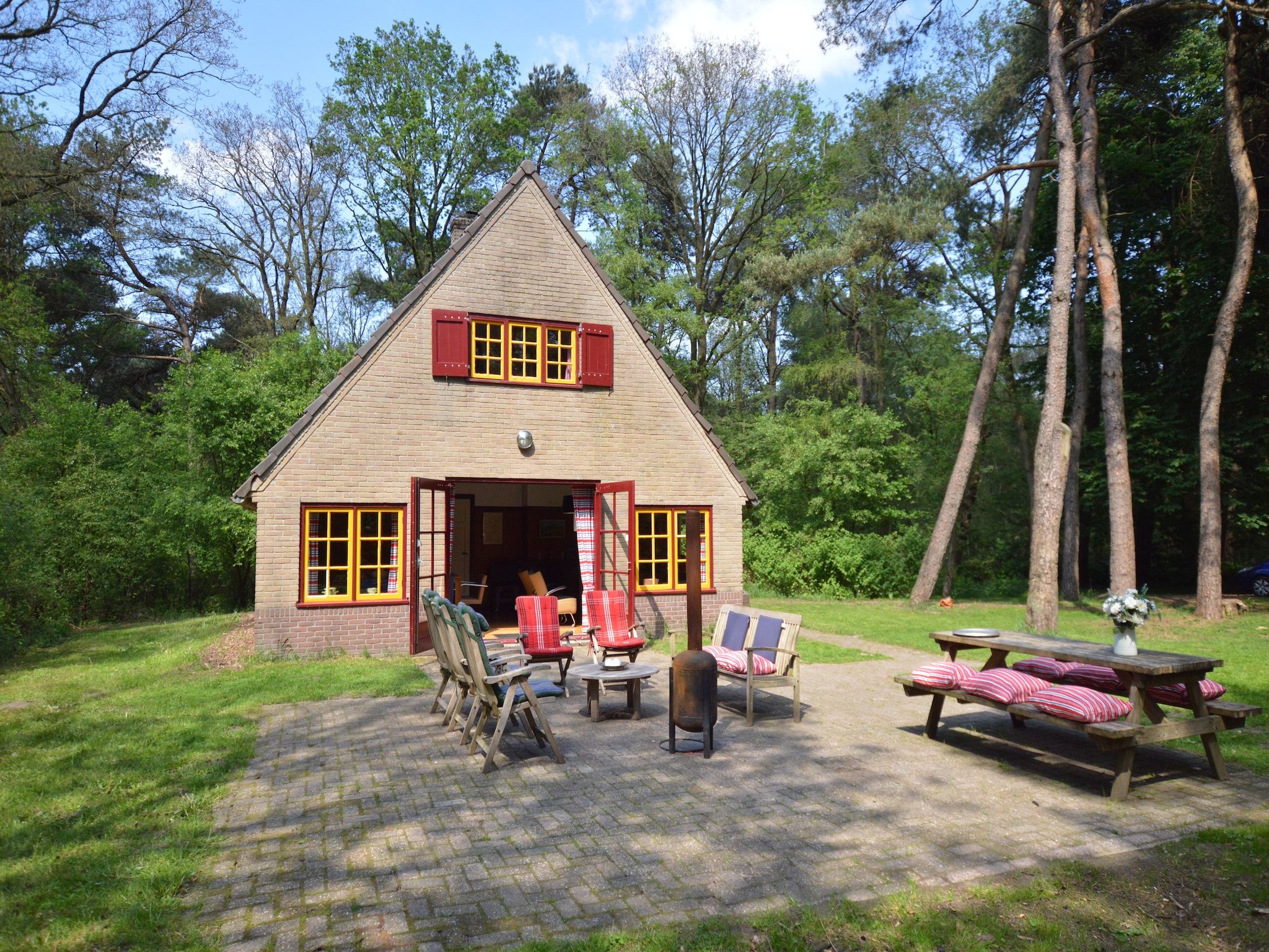 De buitenkant van De Wildenberg in Zuidwolde