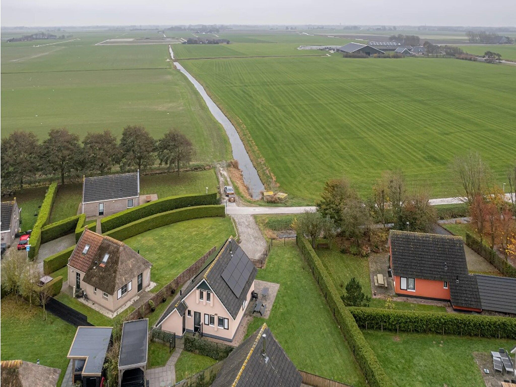 De buitenkant van Bargereed 66 in Tzummarum