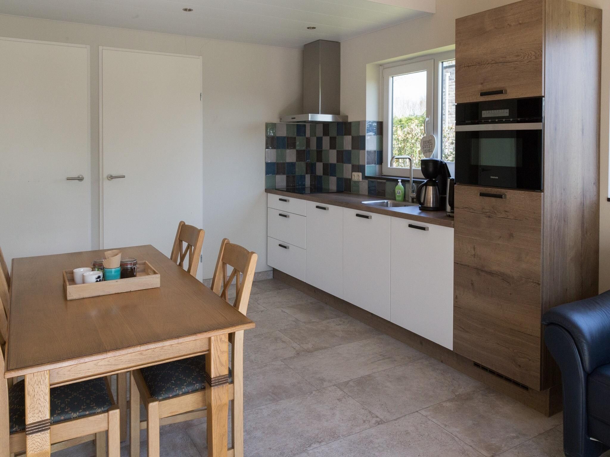 De keuken van 2 fijne Zeeuwse huisjes in Baarland