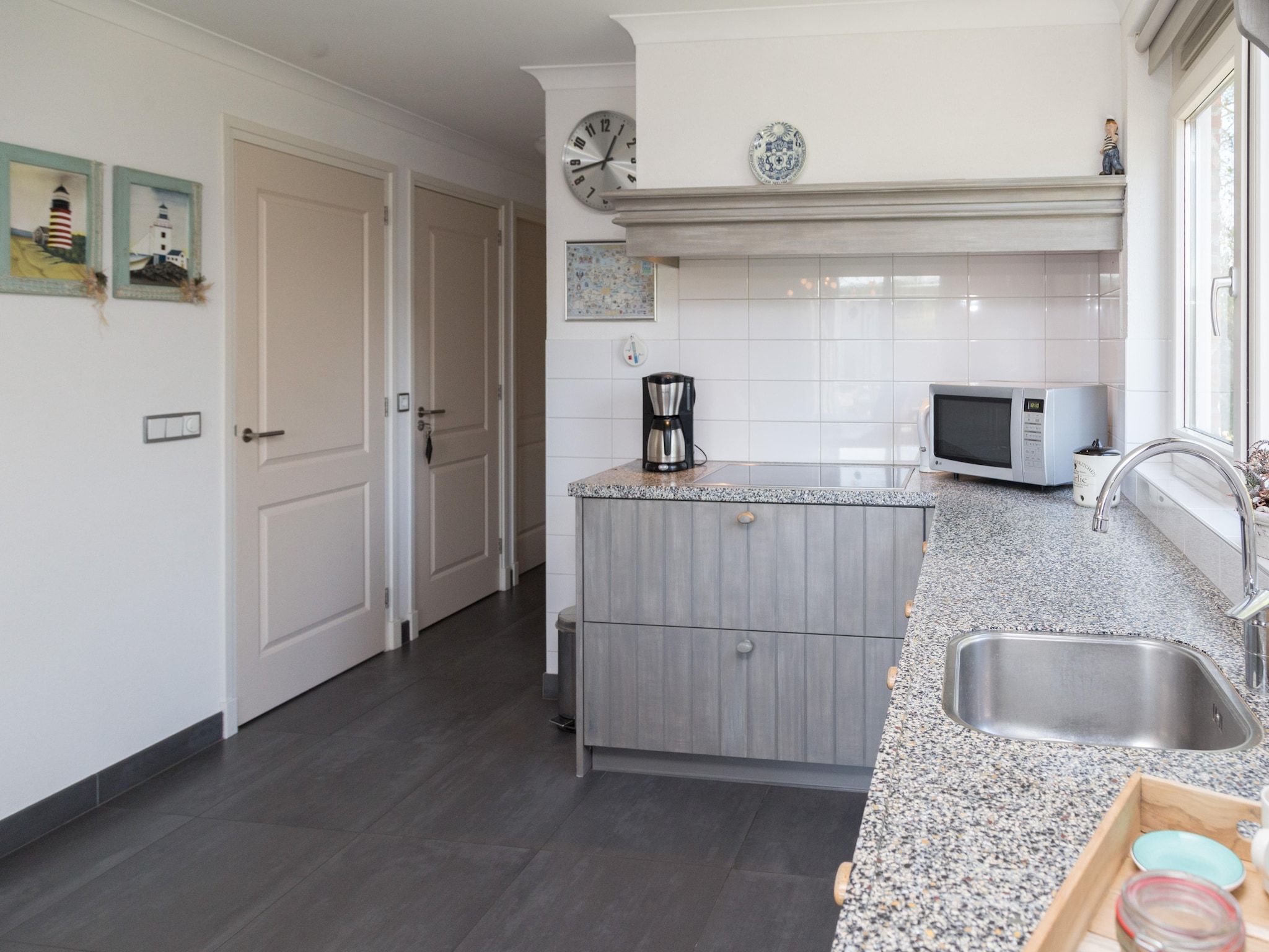 De keuken van 2 fijne Zeeuwse huisjes in Baarland
