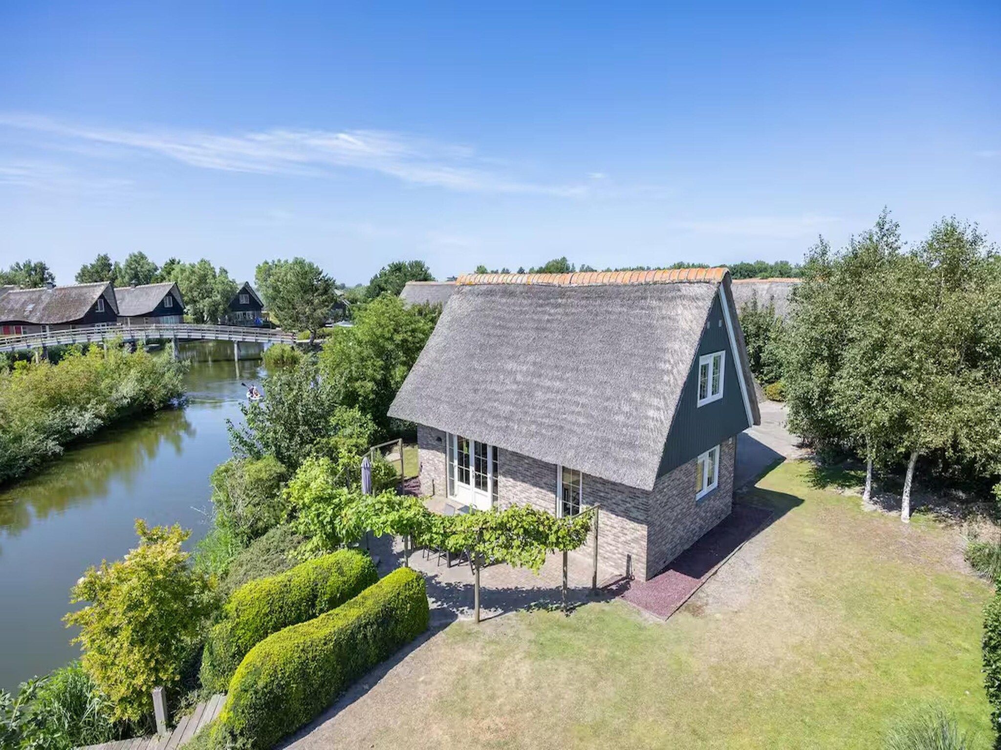 De buitenkant van Villa in Makkum - 2 PAX in Makkum