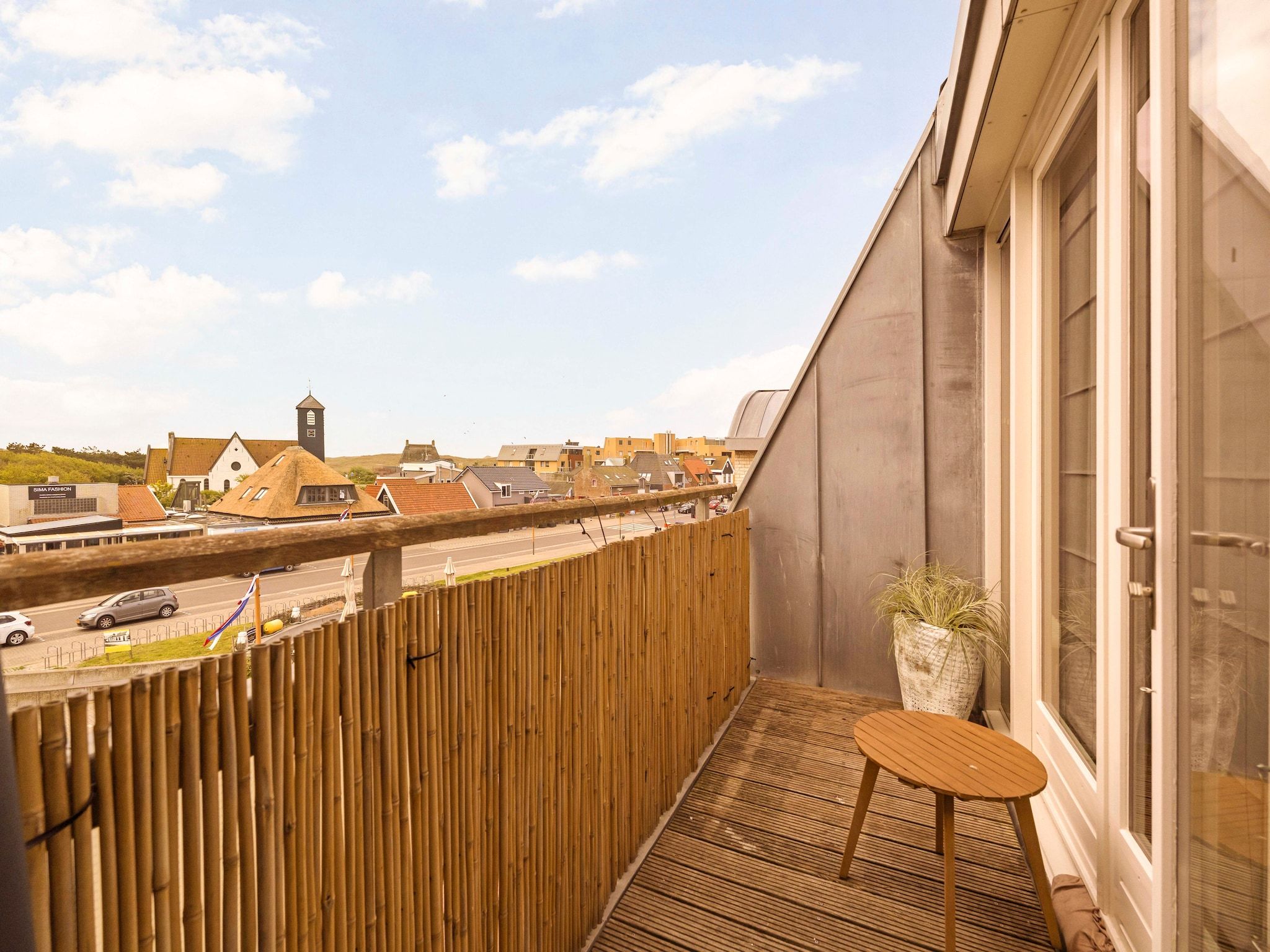 Het terras van Suite "At the Beach" 23D in Callantsoog