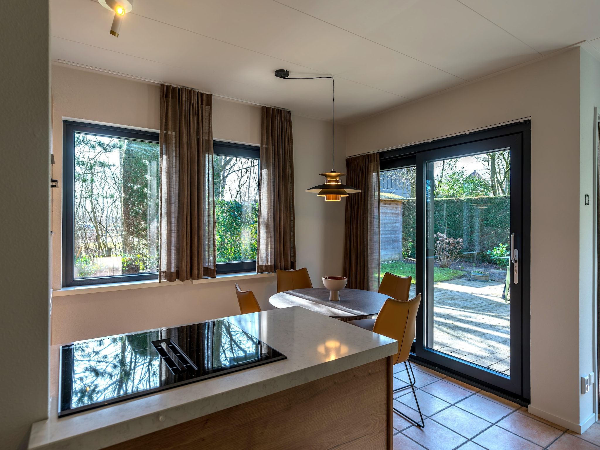 De eetkamer van Zee Bries in De Koog