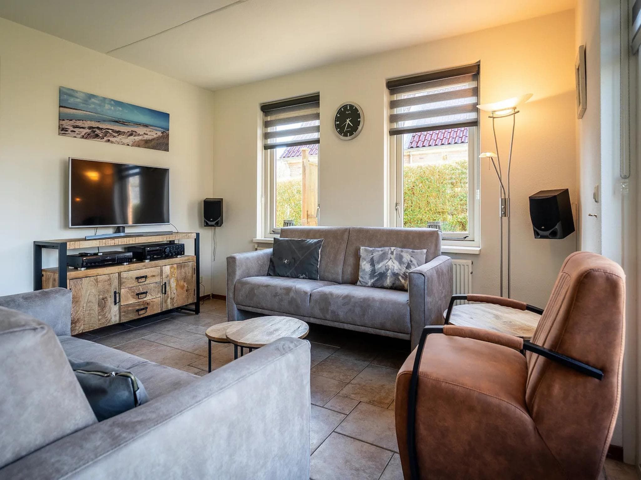De woonkamer van 6-person villa in a Texel villa park in De Koog