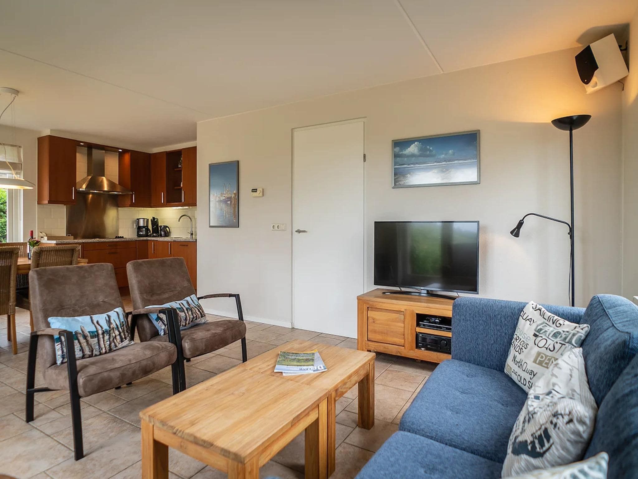 De woonkamer van 6-person luxury villa with 2 bathrooms on Texel in De Koog