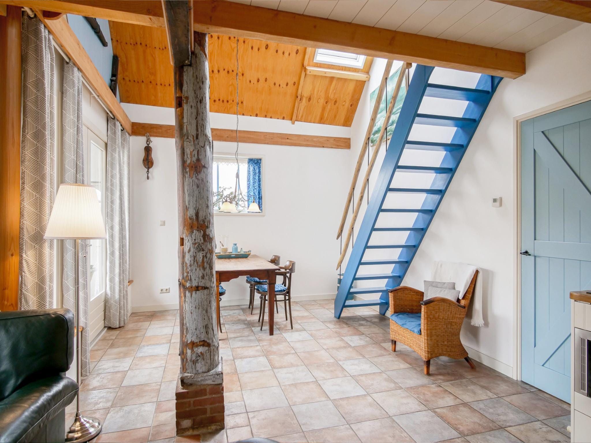 De eetkamer van Appartement Dars in Callantsoog