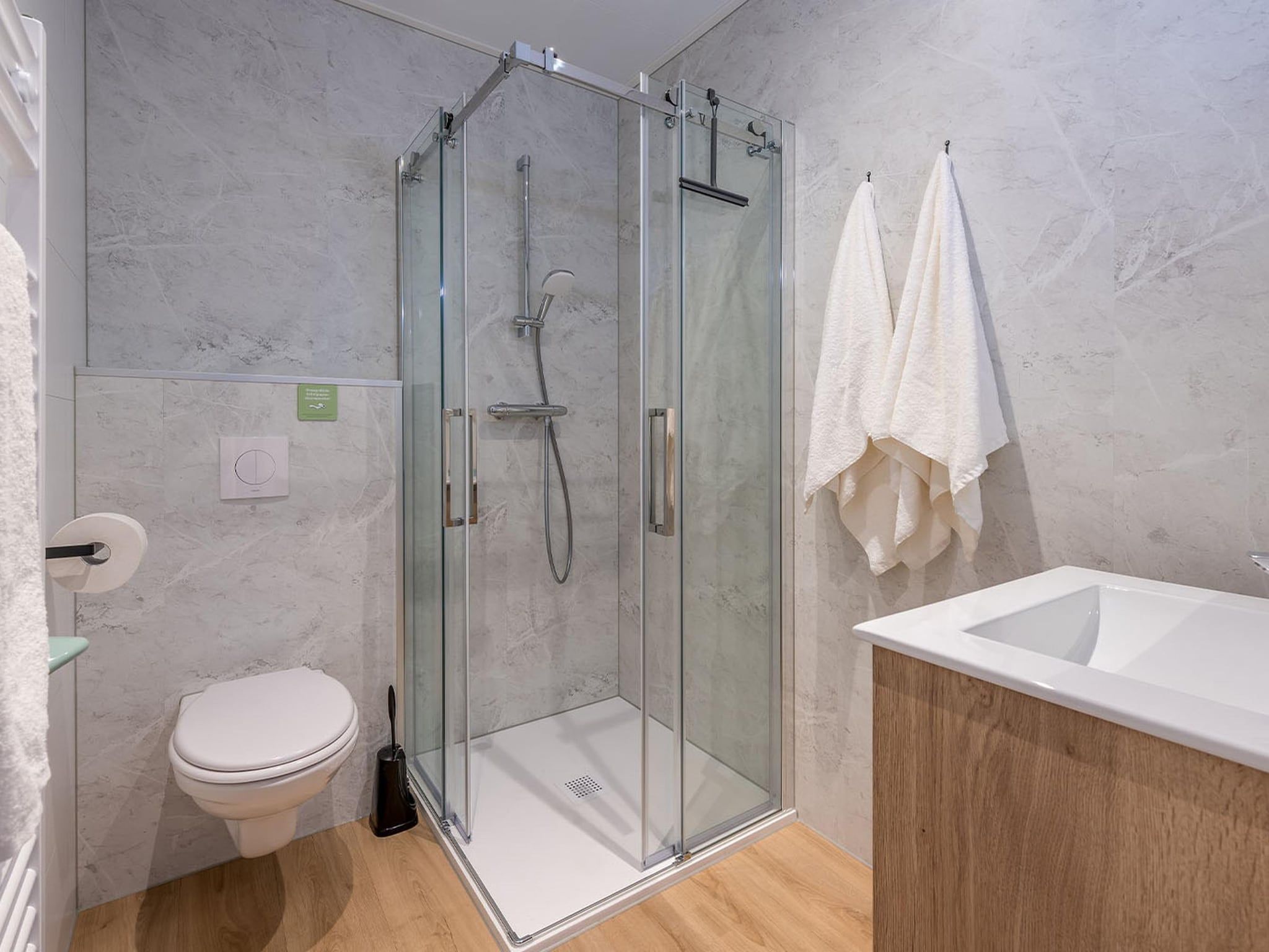 De badkamer van Vlindertjes Venhuis 5p in Hoogerheide
