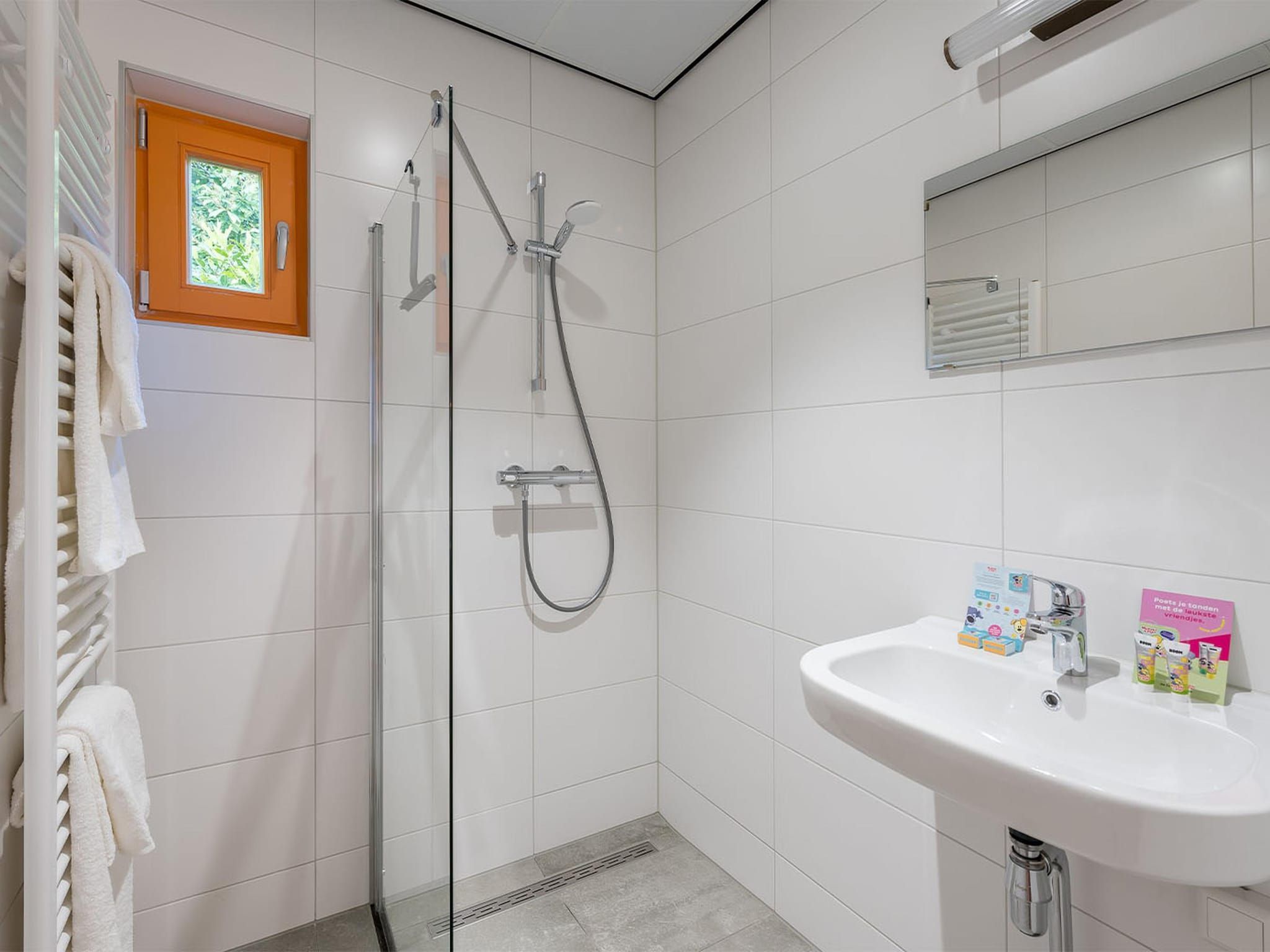 De badkamer van Woezel & Pip Babylodge 6p in Hoogerheide