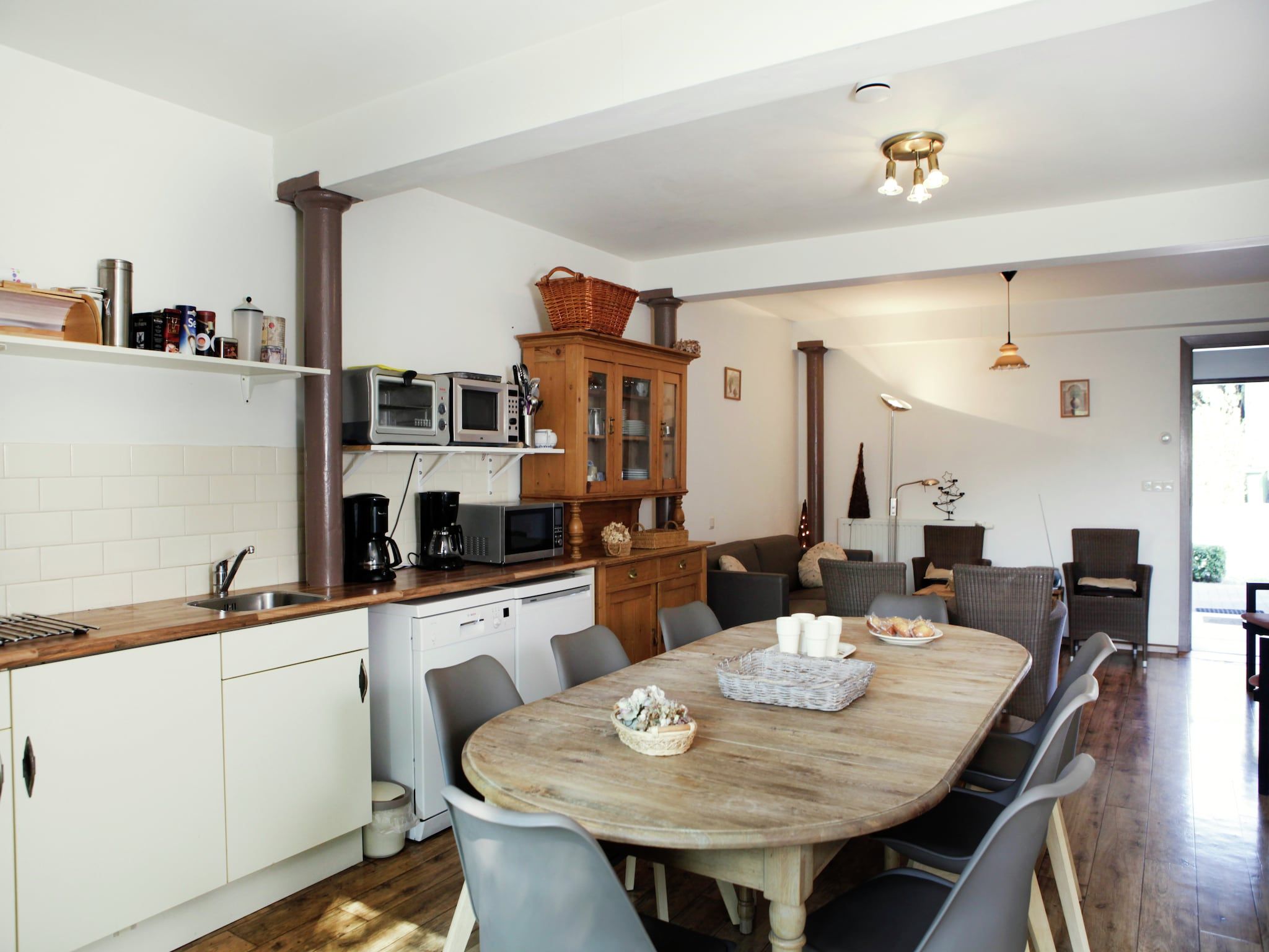 De eetkamer van Appartement De Dorsvloer in Eede