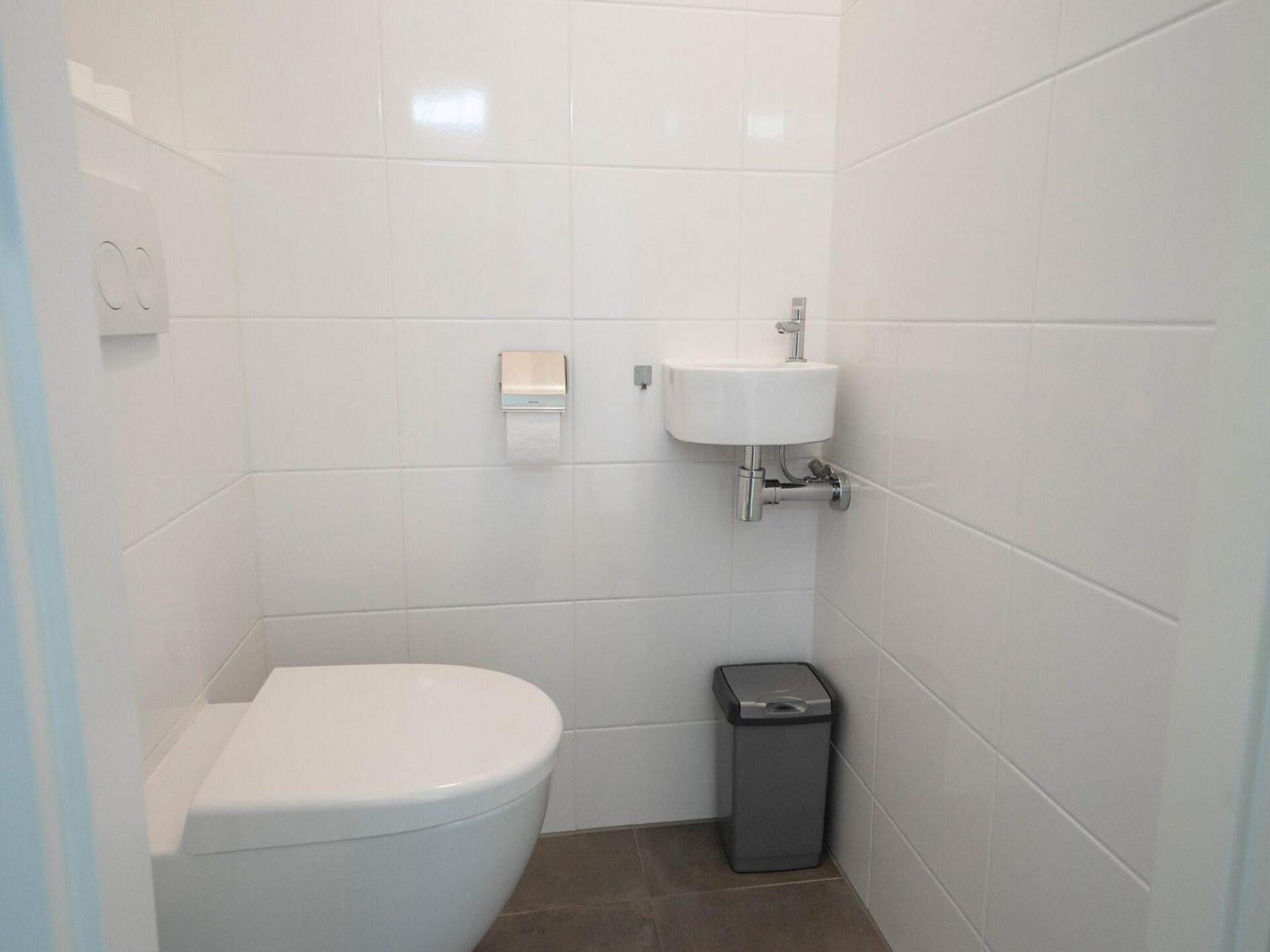 De badkamer van Florijn 6 in Uitdam