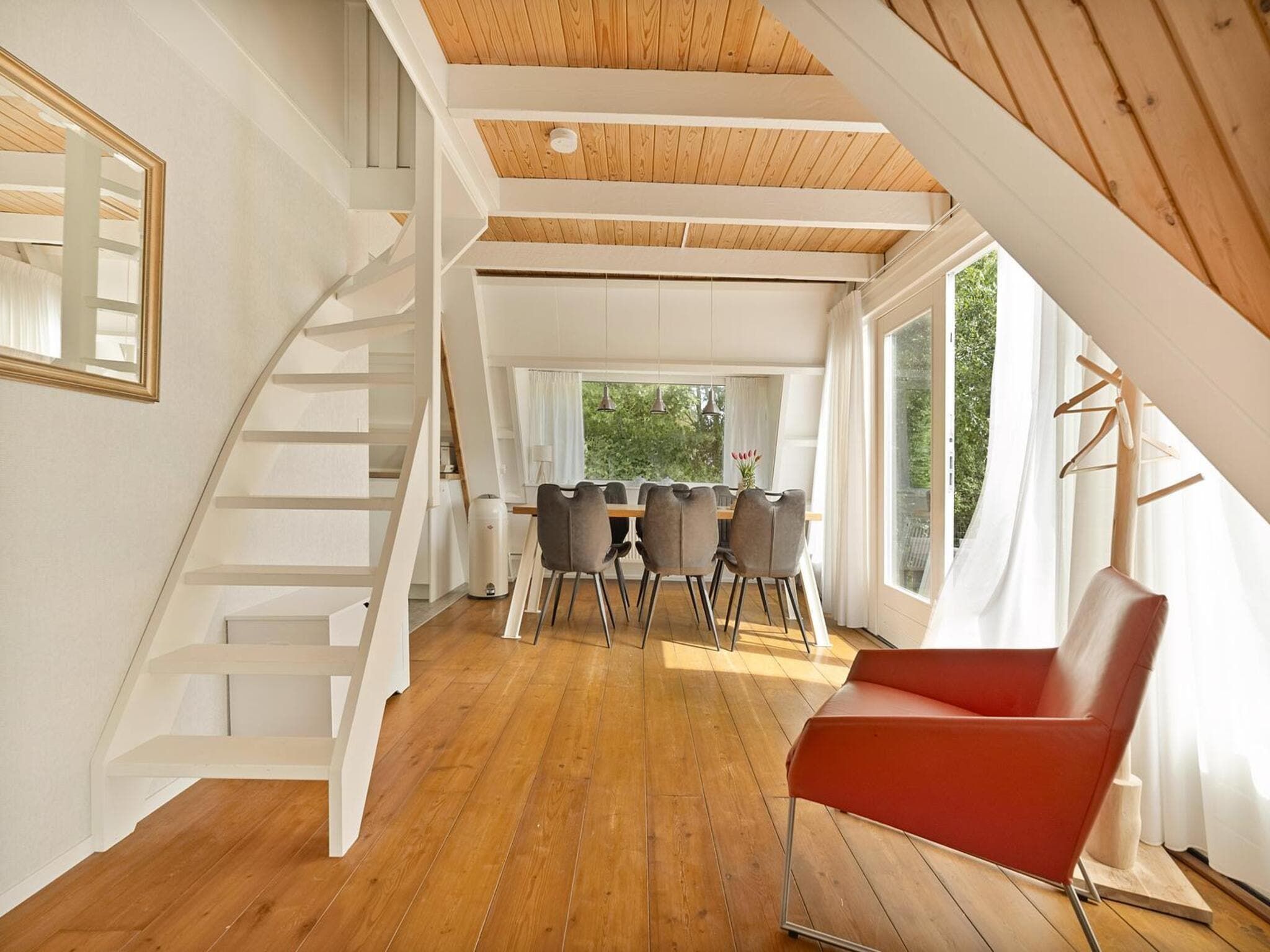De eetkamer van Sandepark 37 in Groote Keeten