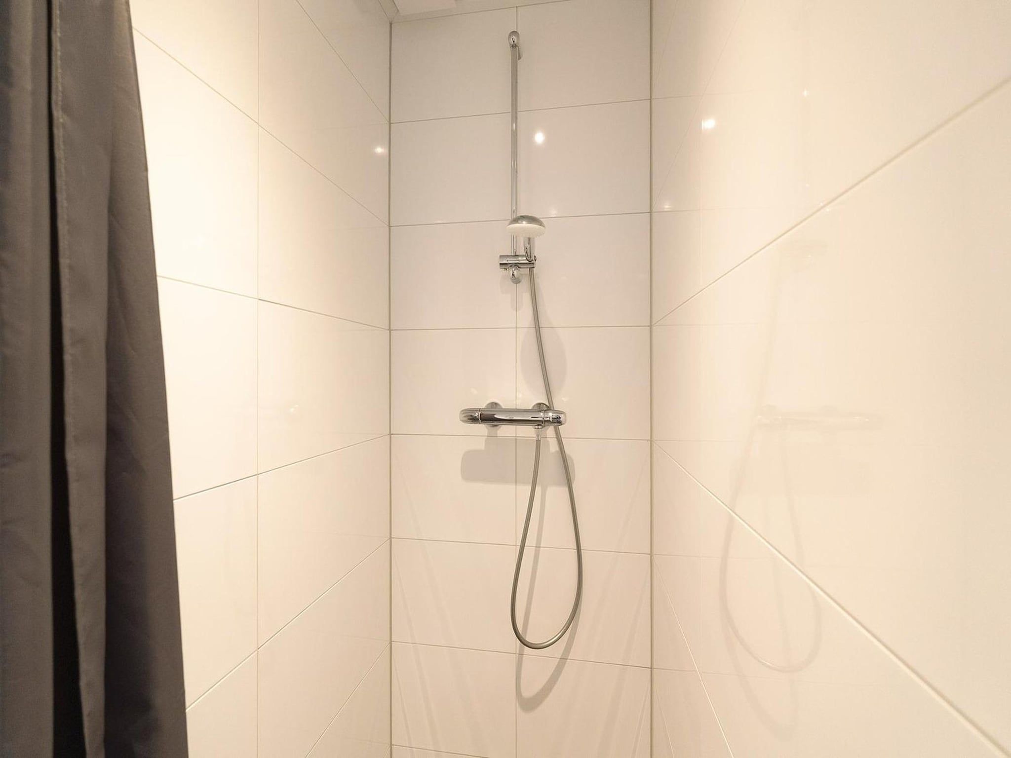 De badkamer van Eureka 57 in Sint Maartensvlotbrug