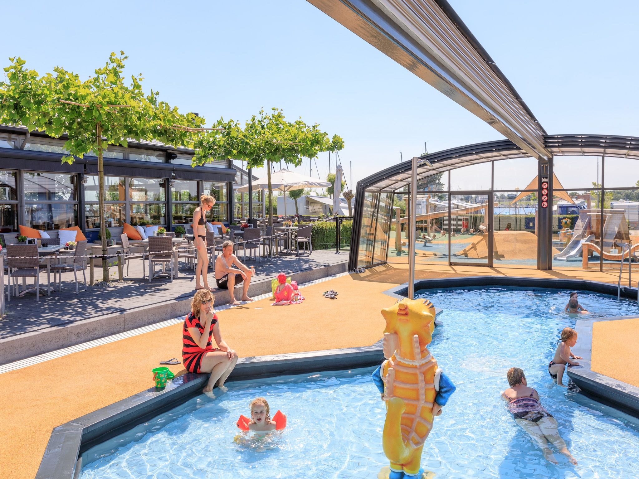 Parkfaciliteiten bij Villapark de Paardekreek 3 in Kortgene