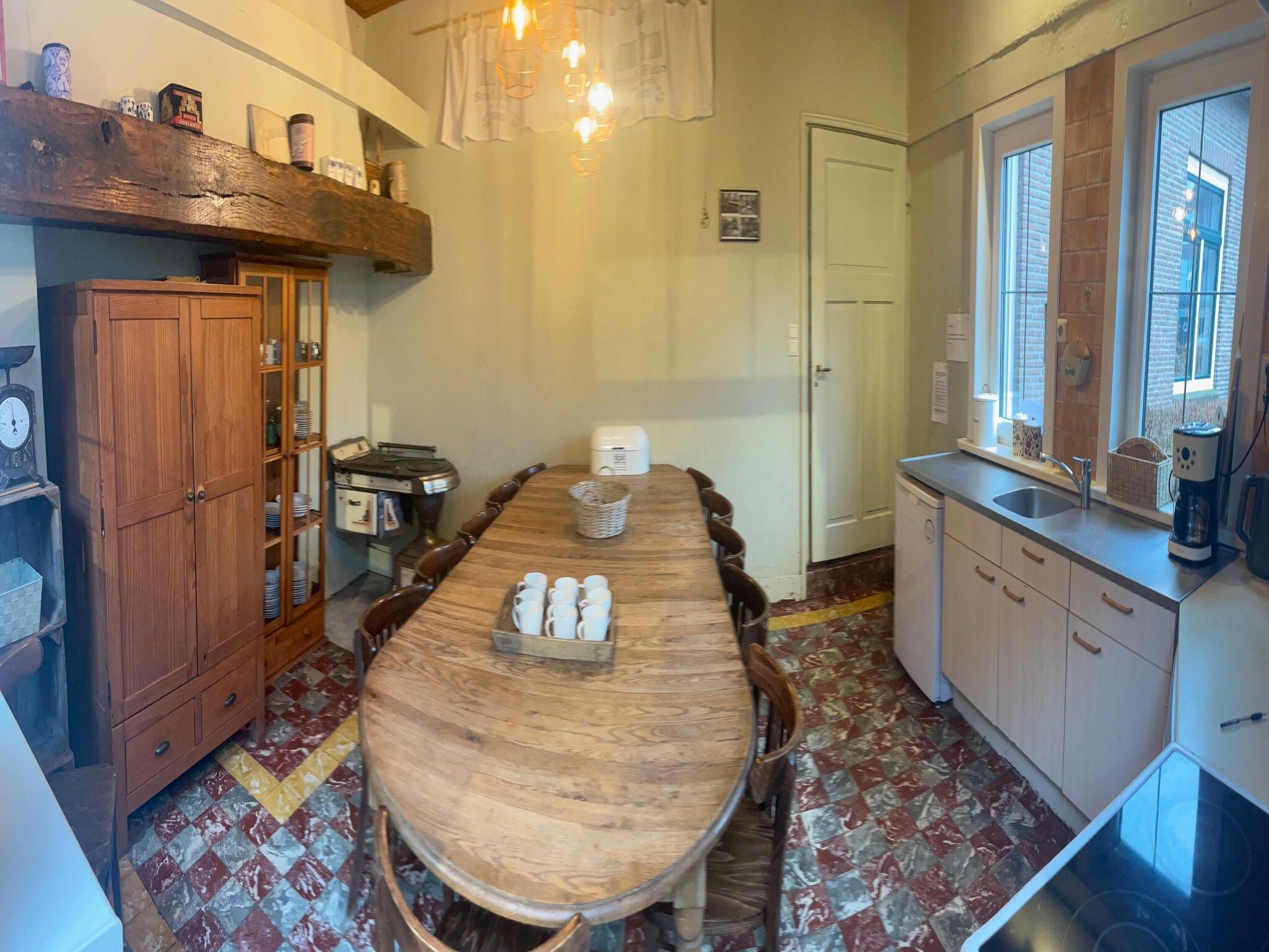 De eetkamer van De Biezenpolder 't Groothuus in Eede