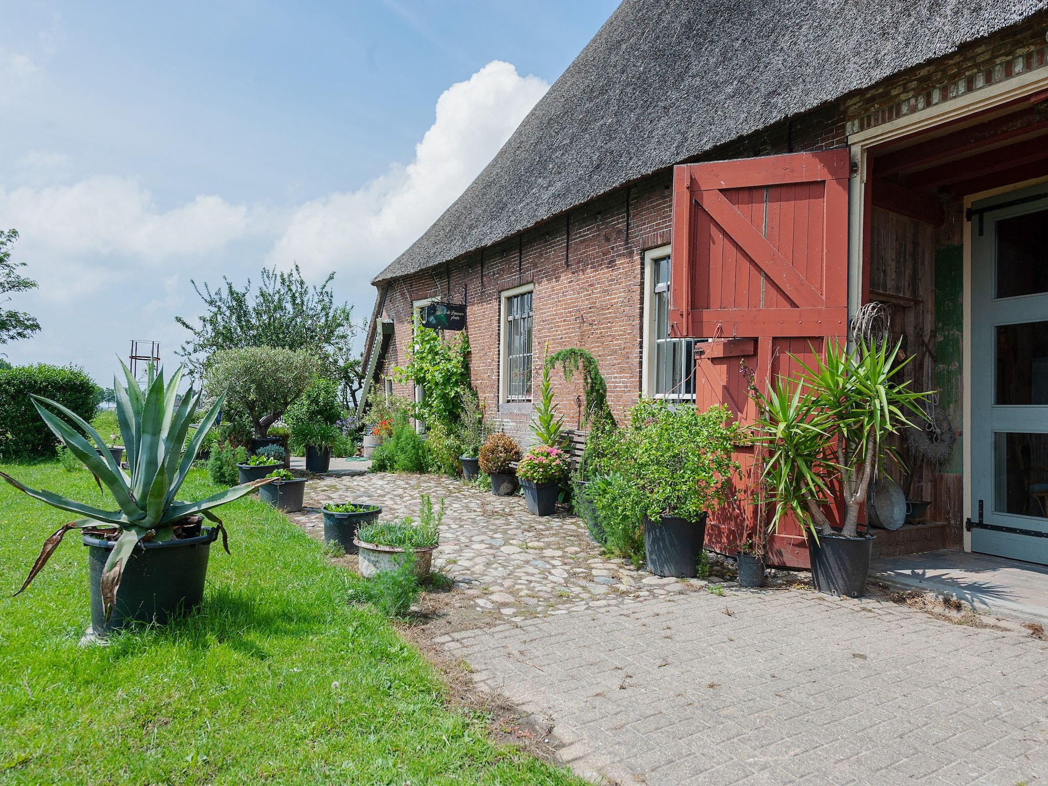 De buitenkant van Lauwerspleats in Burum