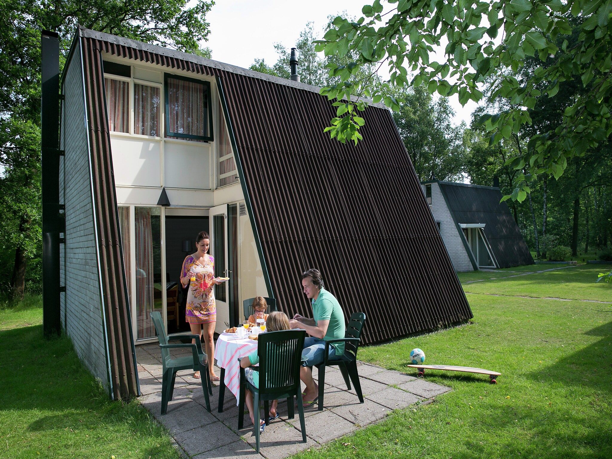 De buitenkant van Bungalowpark Hoenderloo 1 in Hoenderloo