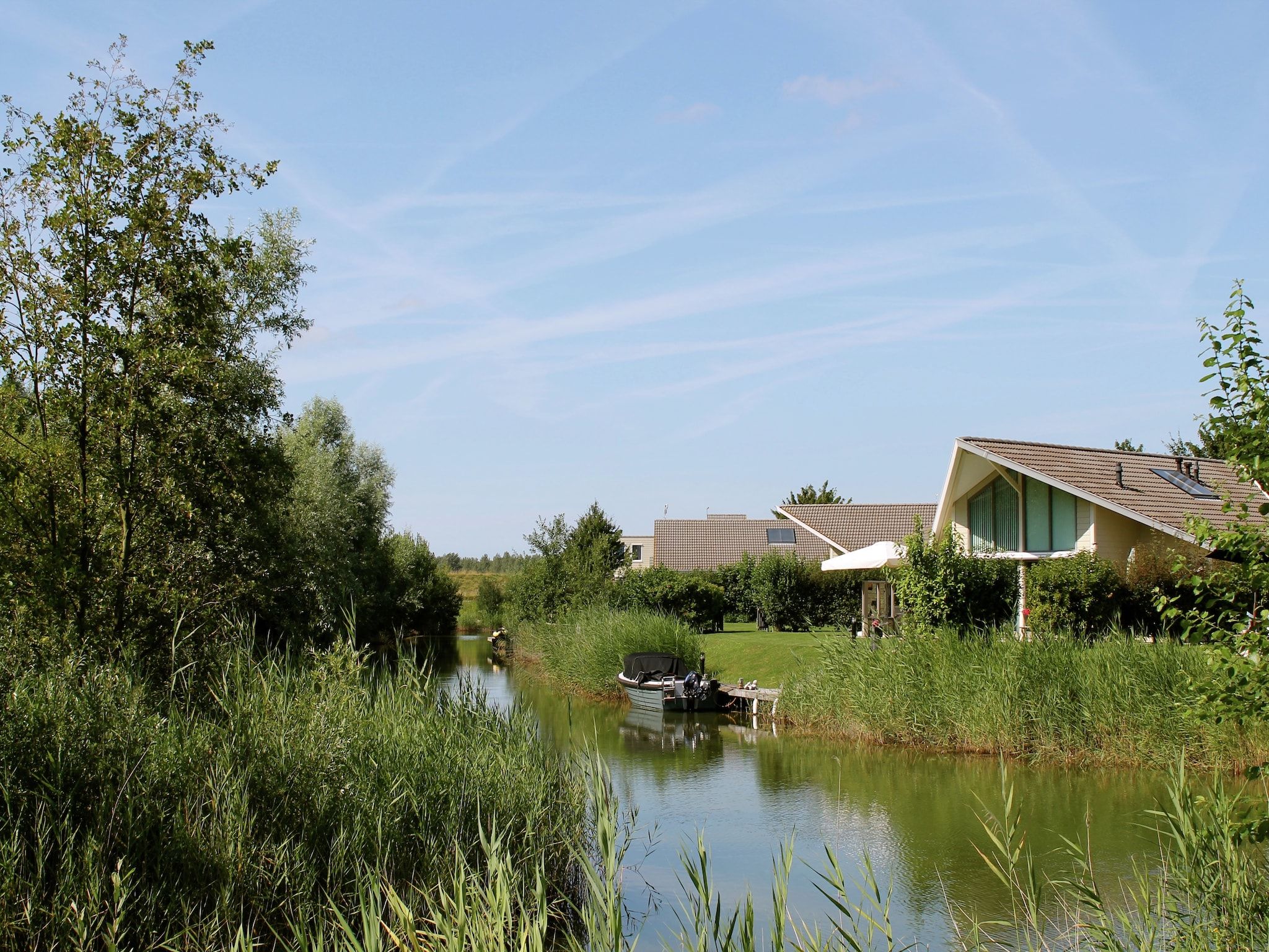 De buitenkant van Villapark de Paardekreek 5 in Kortgene