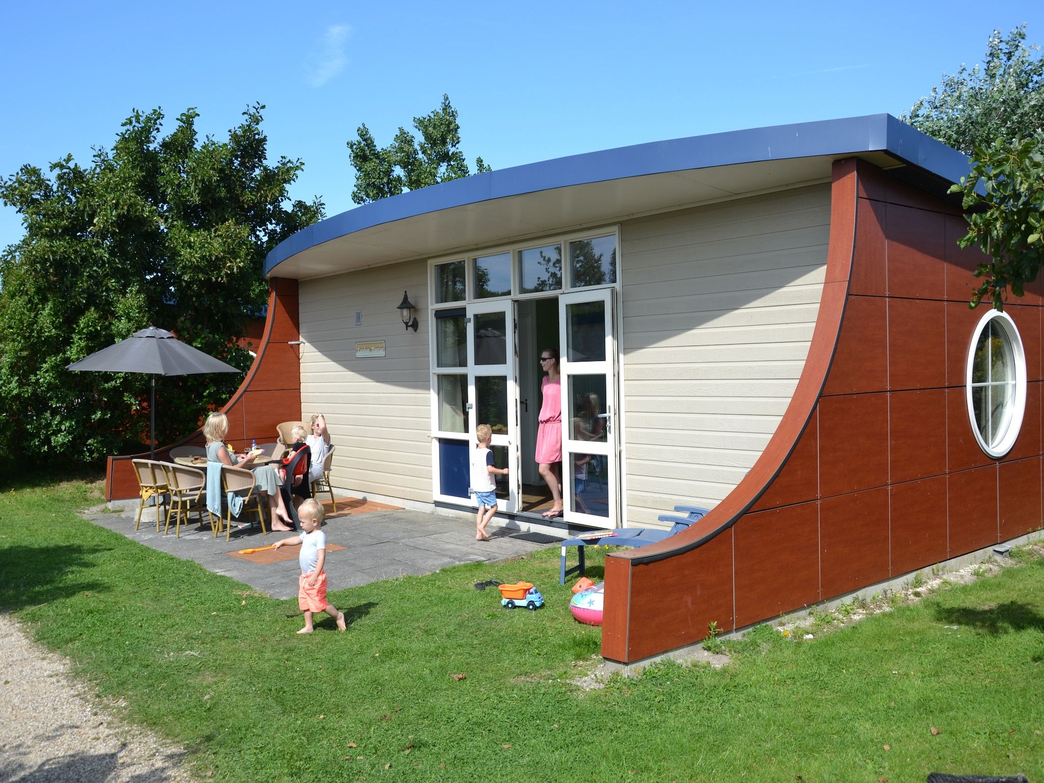 De buitenkant van Strandpark Vlugtenburg 2 in 's-Gravenzande