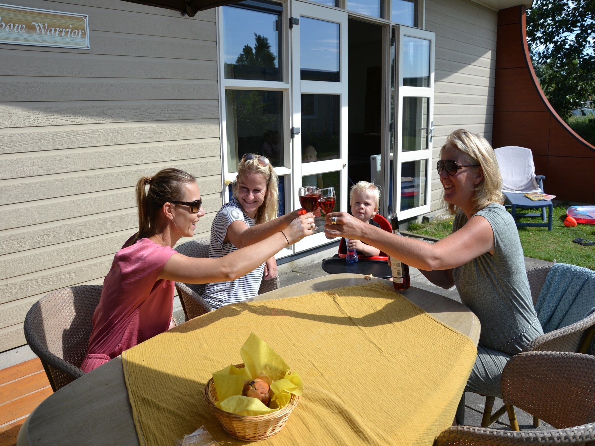 De tuin van Strandpark Vlugtenburg 3 in 's-Gravenzande