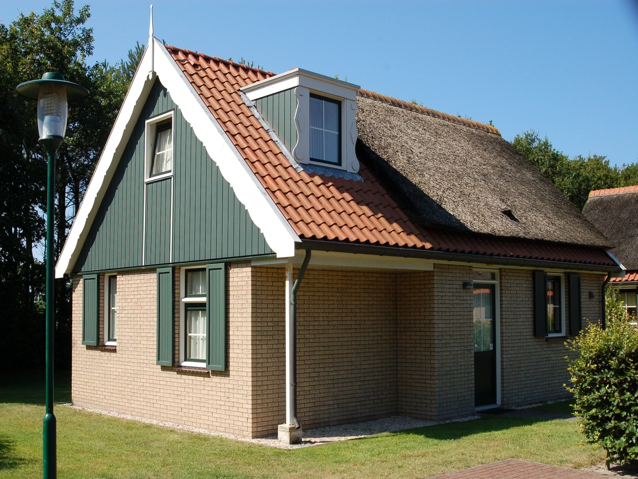 De buitenkant van Kustpark Texel 2 in De Koog