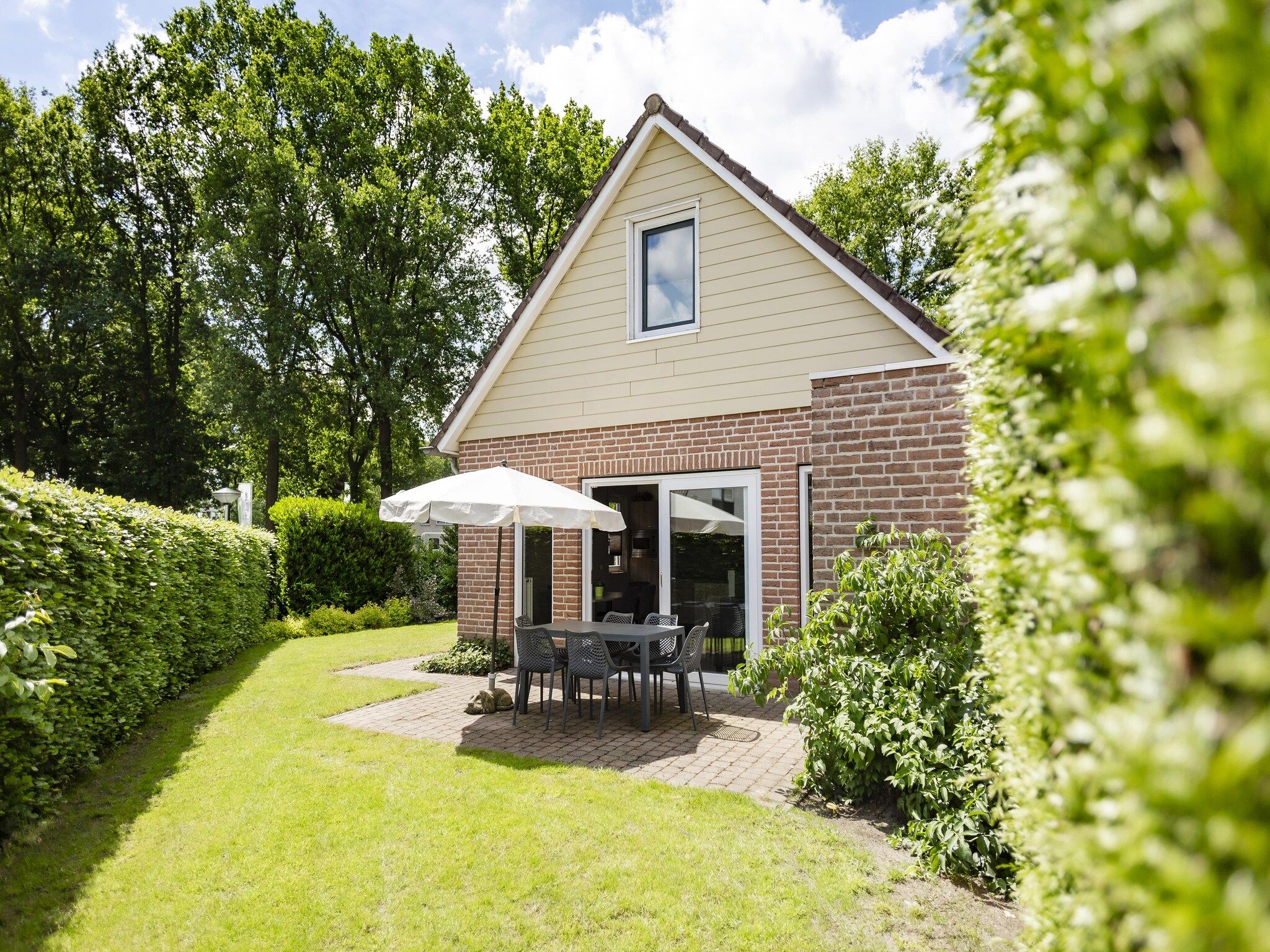 De tuin van De Riethorst 2 in Plasmolen