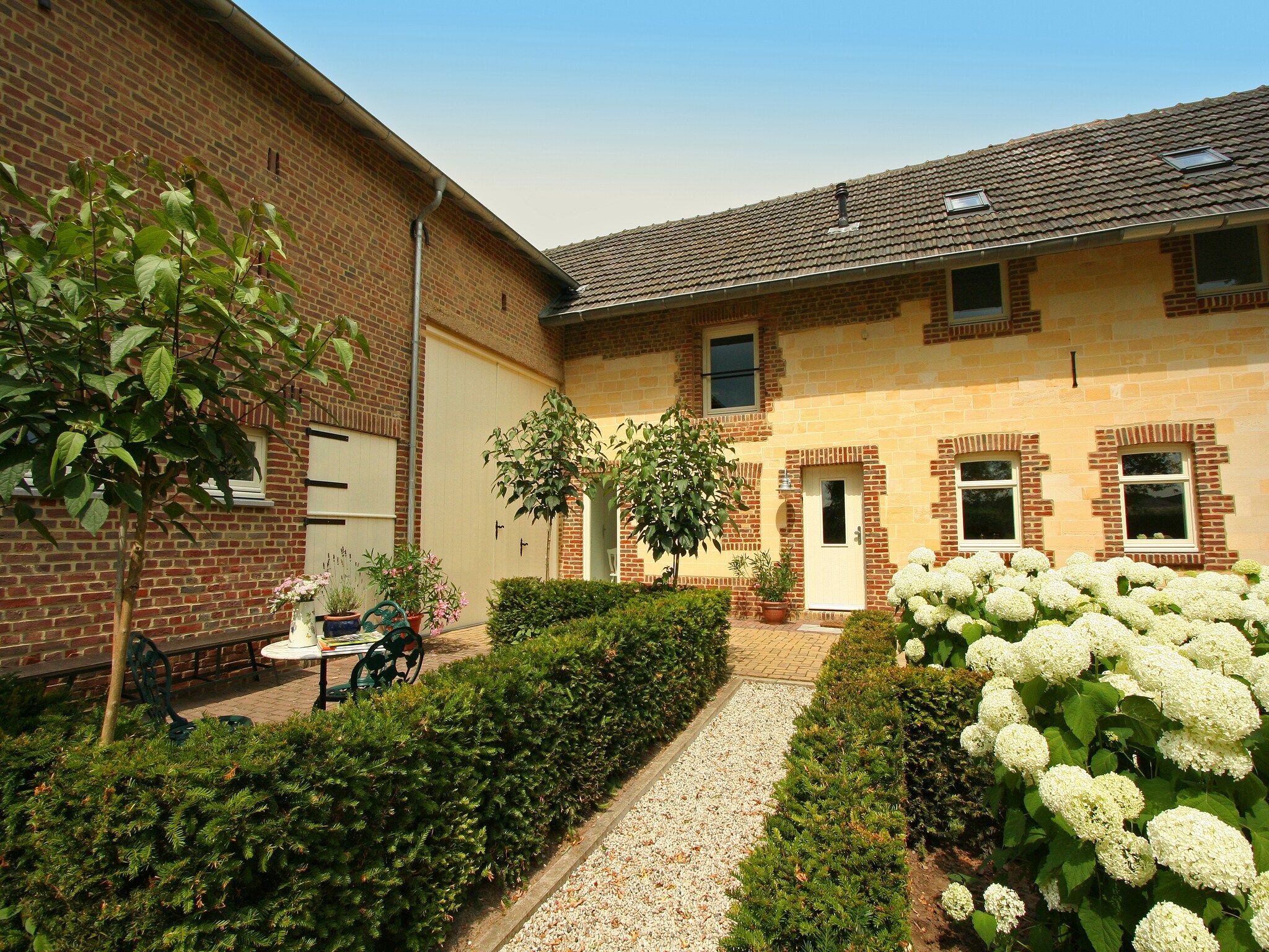 De buitenkant van Hoeve in gunne winkel 1 in Wijlre