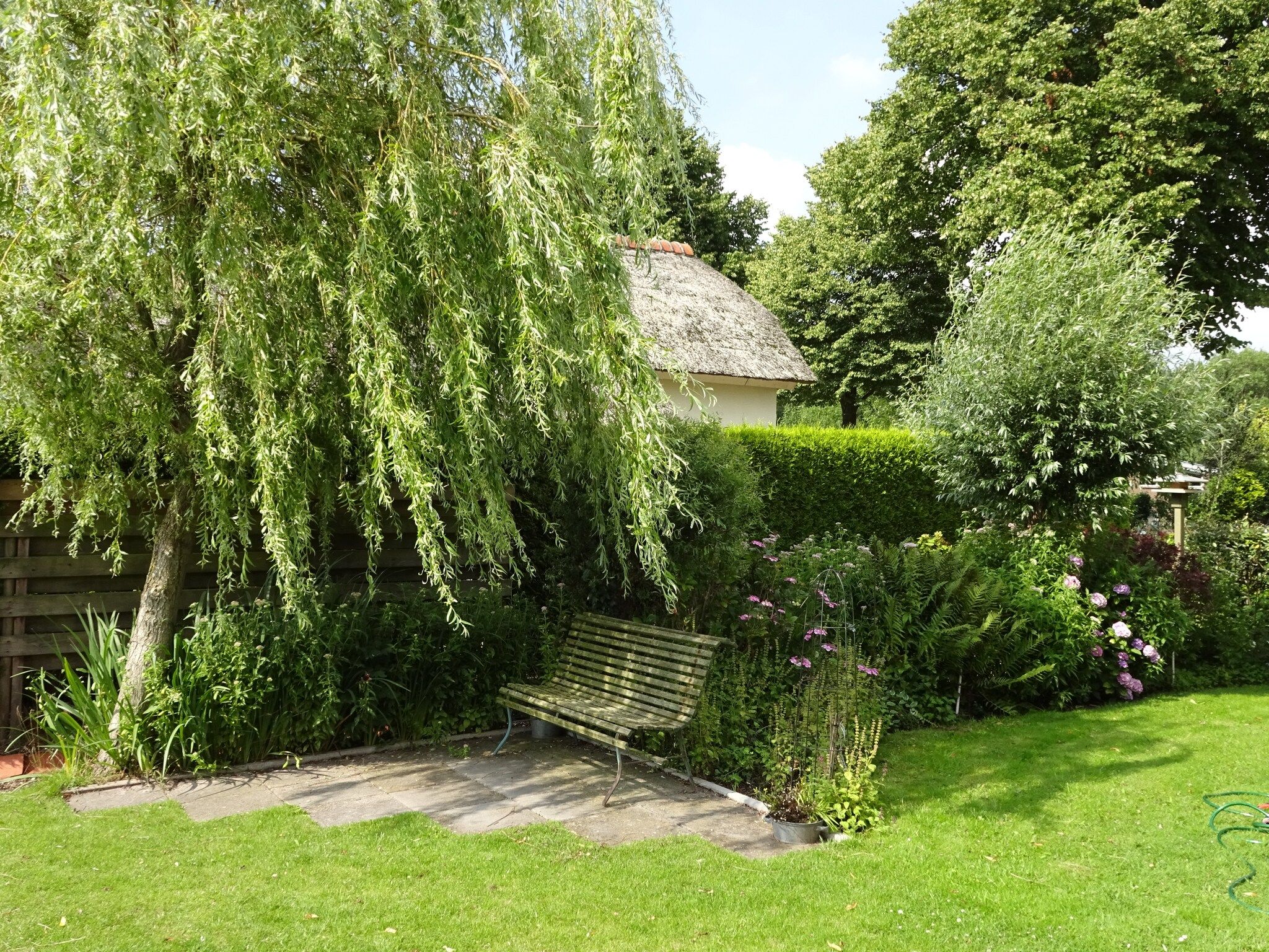 De tuin van Villa ten Hoeve in Steendam