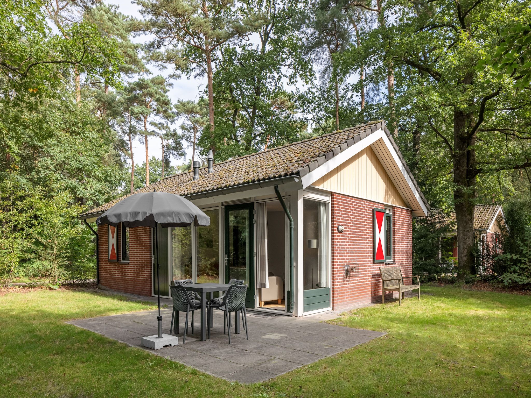 De buitenkant van Bospark Lunsbergen 7 in Borger